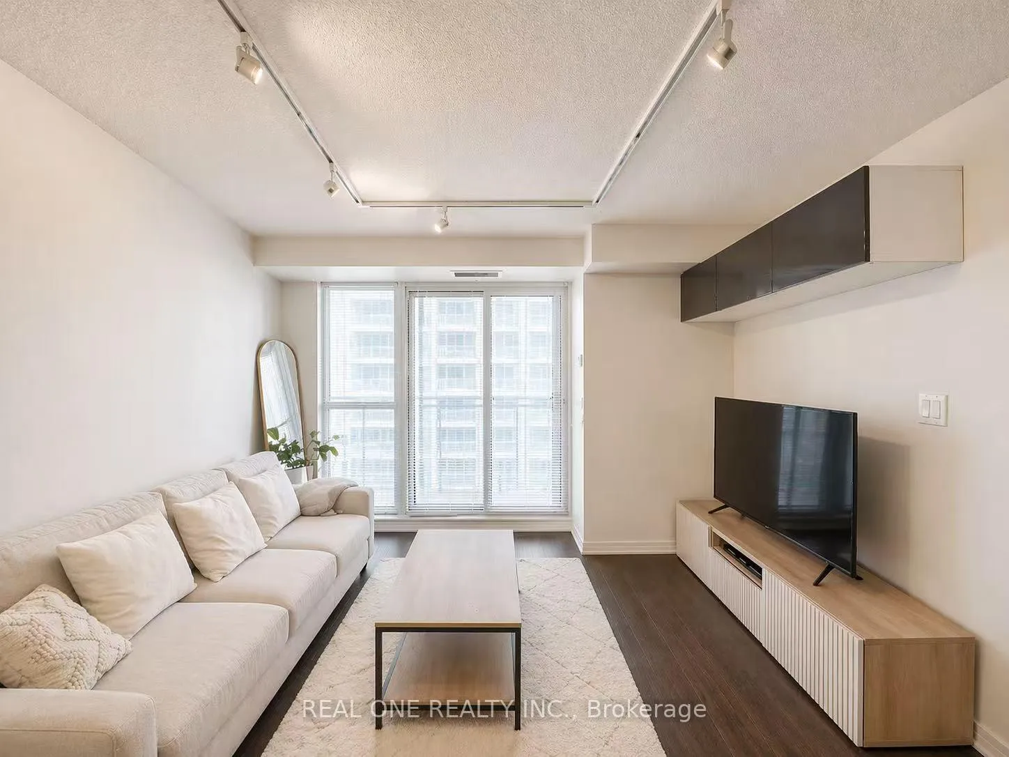 Photo 8 of Unit 1520, 35 Bastion Street, Toronto, Niagara — HOMEH