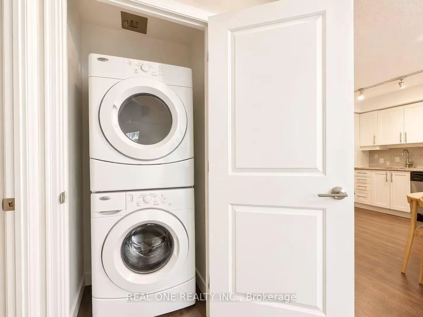 Photo 11 of Unit 1520, 35 Bastion Street, Toronto, Niagara — HOMEH