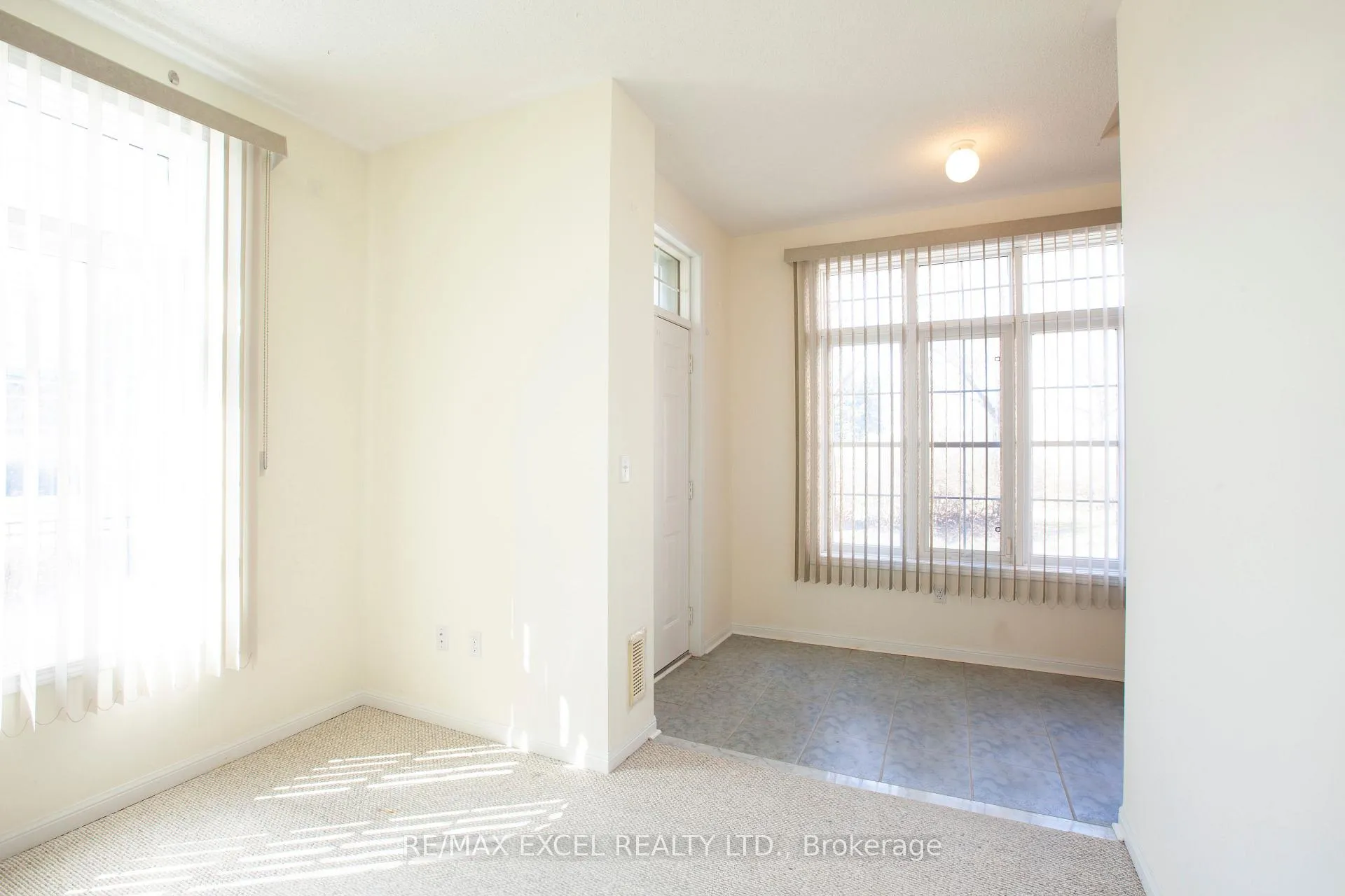 Photo 7 of 14 Woltner Way, Markham, Village Green-South Unionville — HOMEH