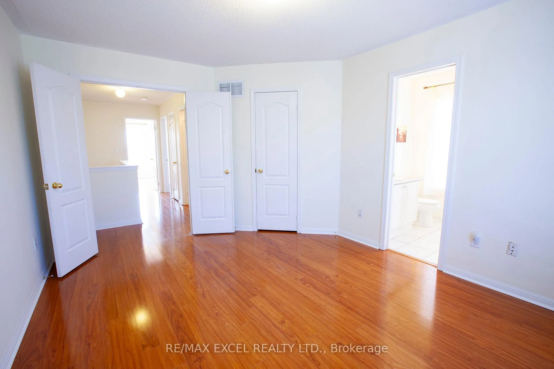 Photo 19 of 14 Woltner Way, Markham, Village Green-South Unionville — HOMEH