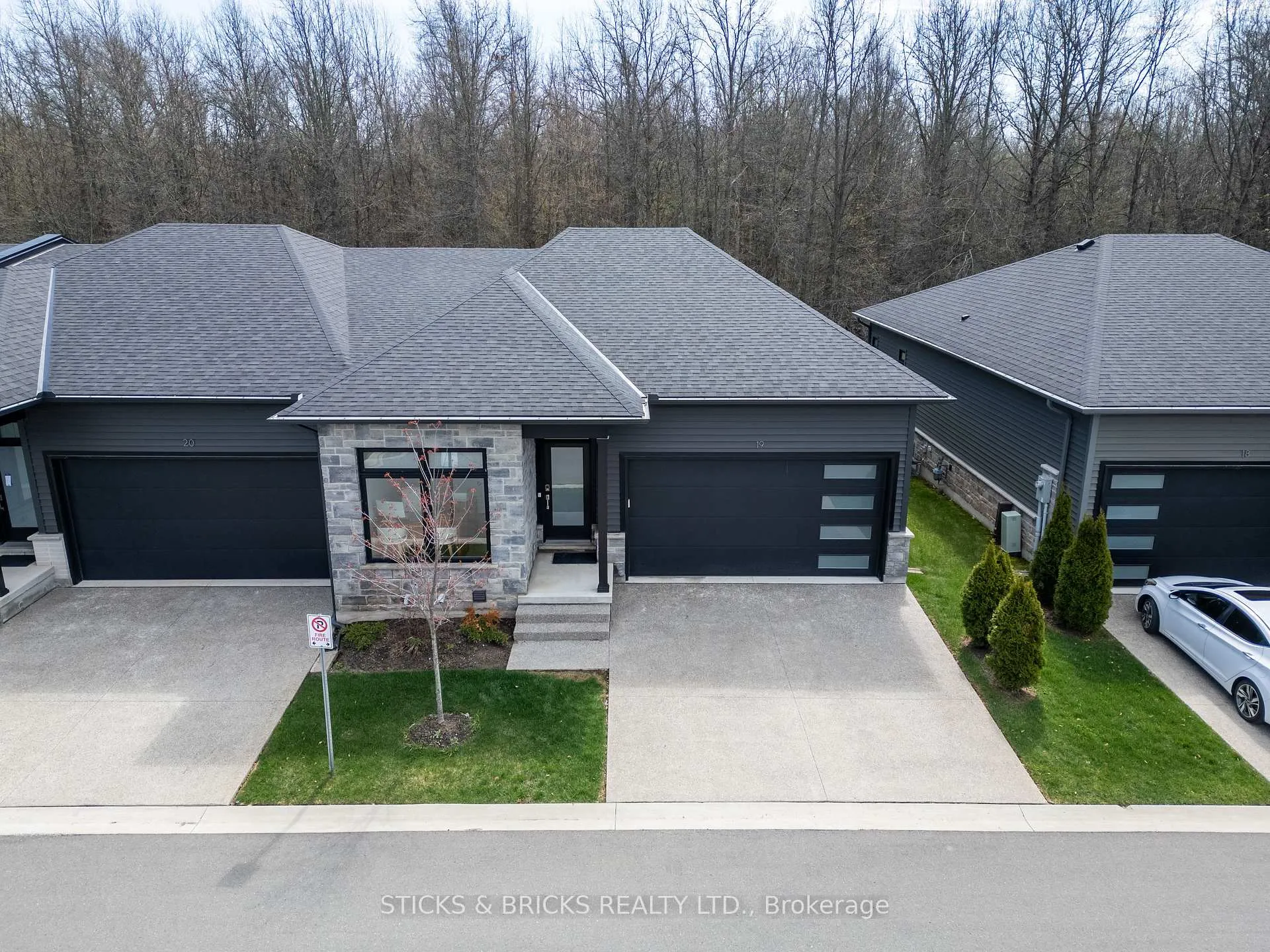 Photo 2 of Unit 19, 9150 Willoughby Drive, Niagara Falls, Chippawa — HOMEH