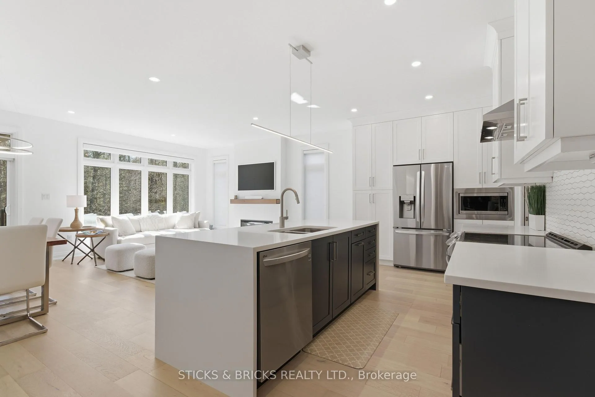 Photo 12 of Unit 19, 9150 Willoughby Drive, Niagara Falls, Chippawa — HOMEH