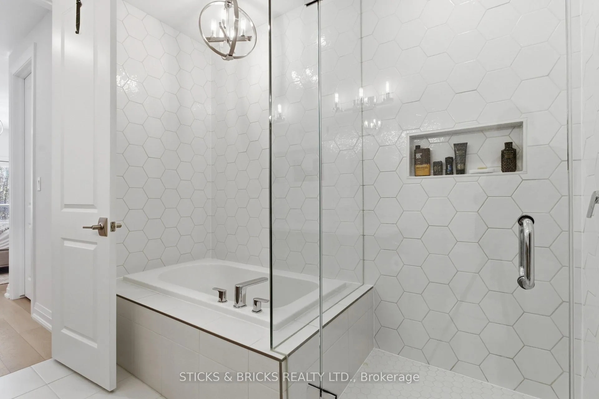 Photo 21 of Unit 19, 9150 Willoughby Drive, Niagara Falls, Chippawa — HOMEH