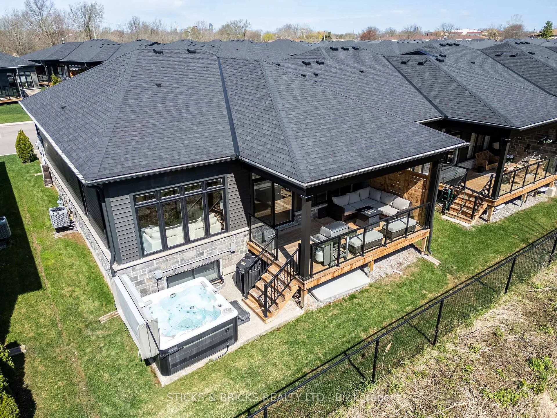 Photo 38 of Unit 19, 9150 Willoughby Drive, Niagara Falls, Chippawa — HOMEH