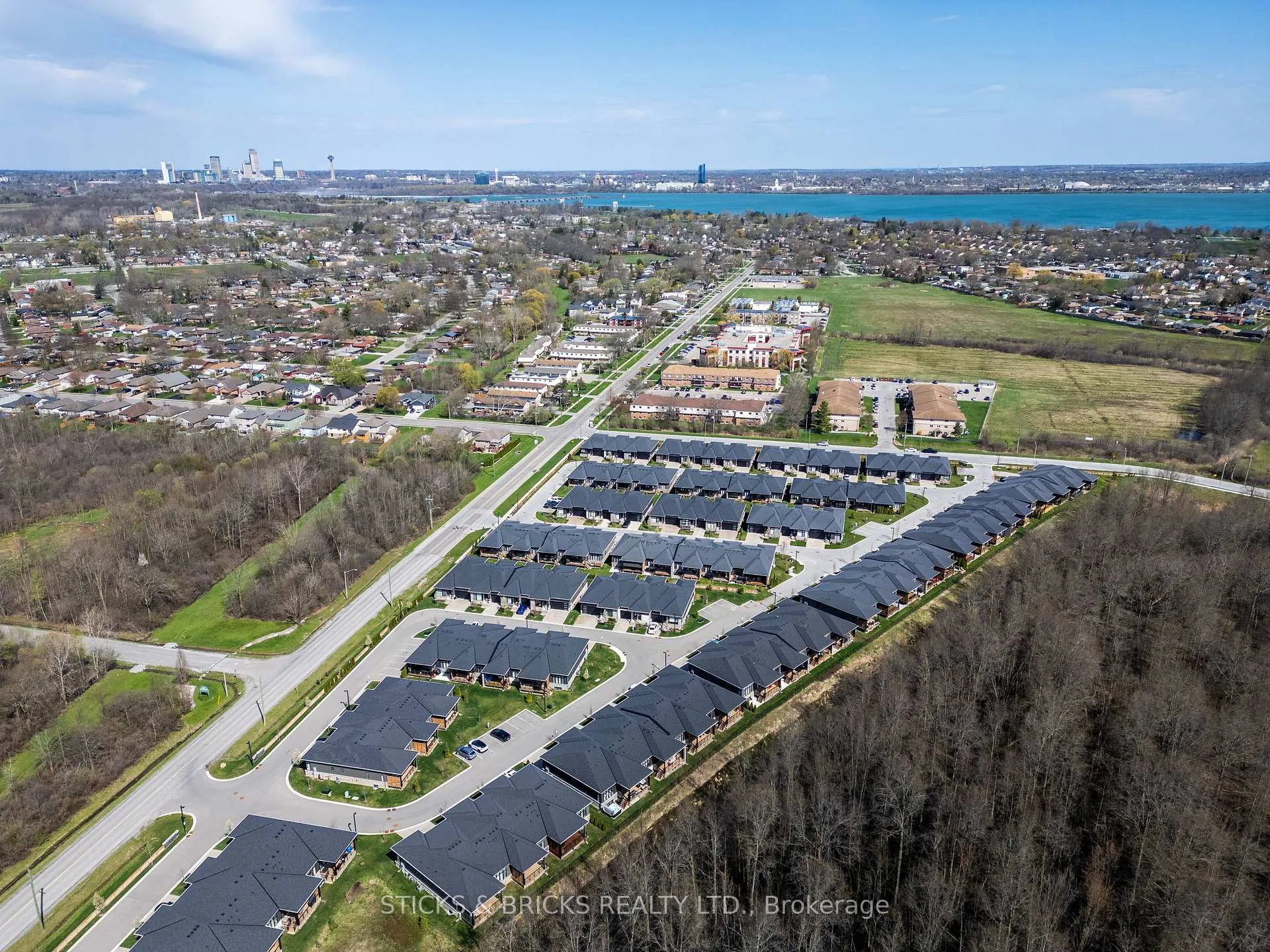 Photo 50 of Unit 19, 9150 Willoughby Drive, Niagara Falls, Chippawa — HOMEH