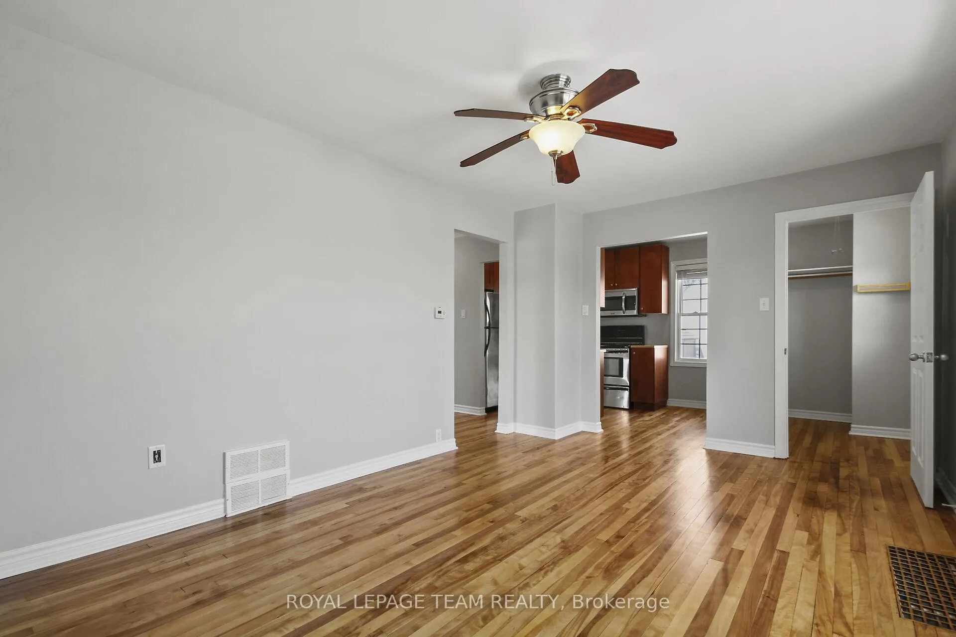 Photo 9 of 100 Harrold Place, Ottawa, Carlington — HOMEH