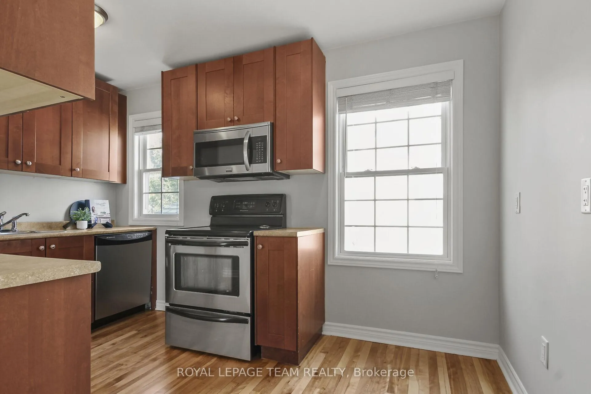 Photo 11 of 100 Harrold Place, Ottawa, Carlington — HOMEH