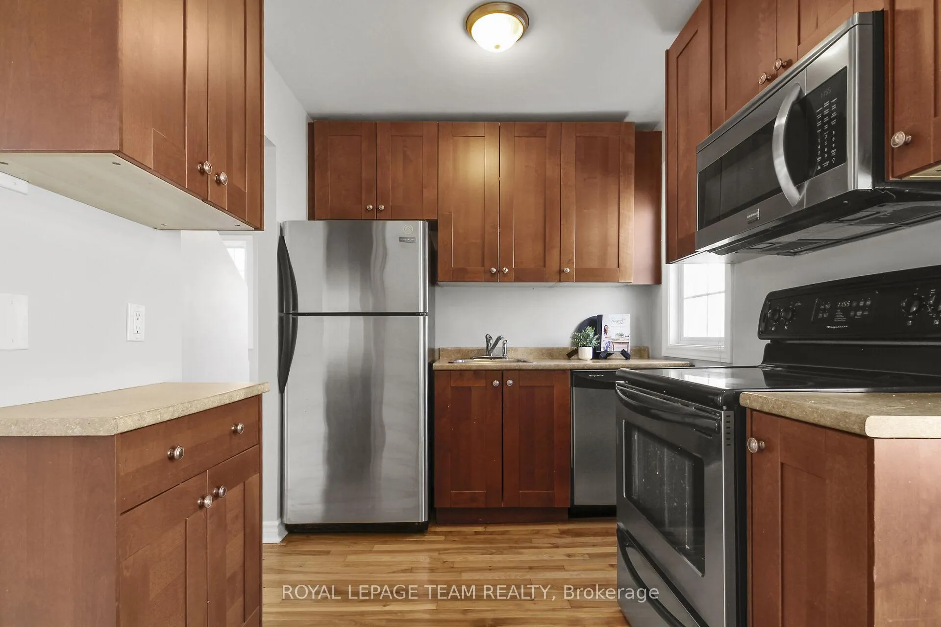 Photo 14 of 100 Harrold Place, Ottawa, Carlington — HOMEH