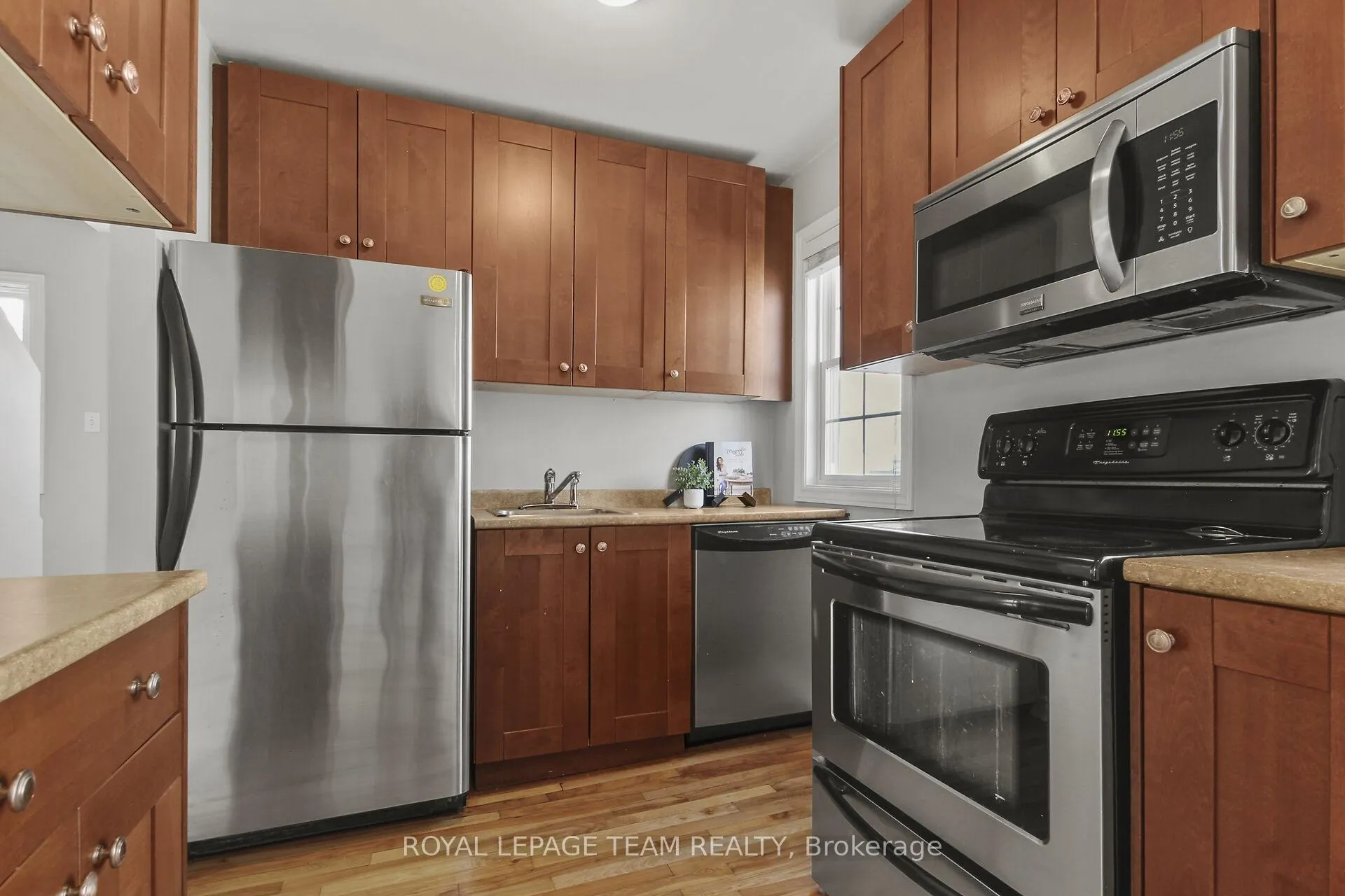 Photo 15 of 100 Harrold Place, Ottawa, Carlington — HOMEH
