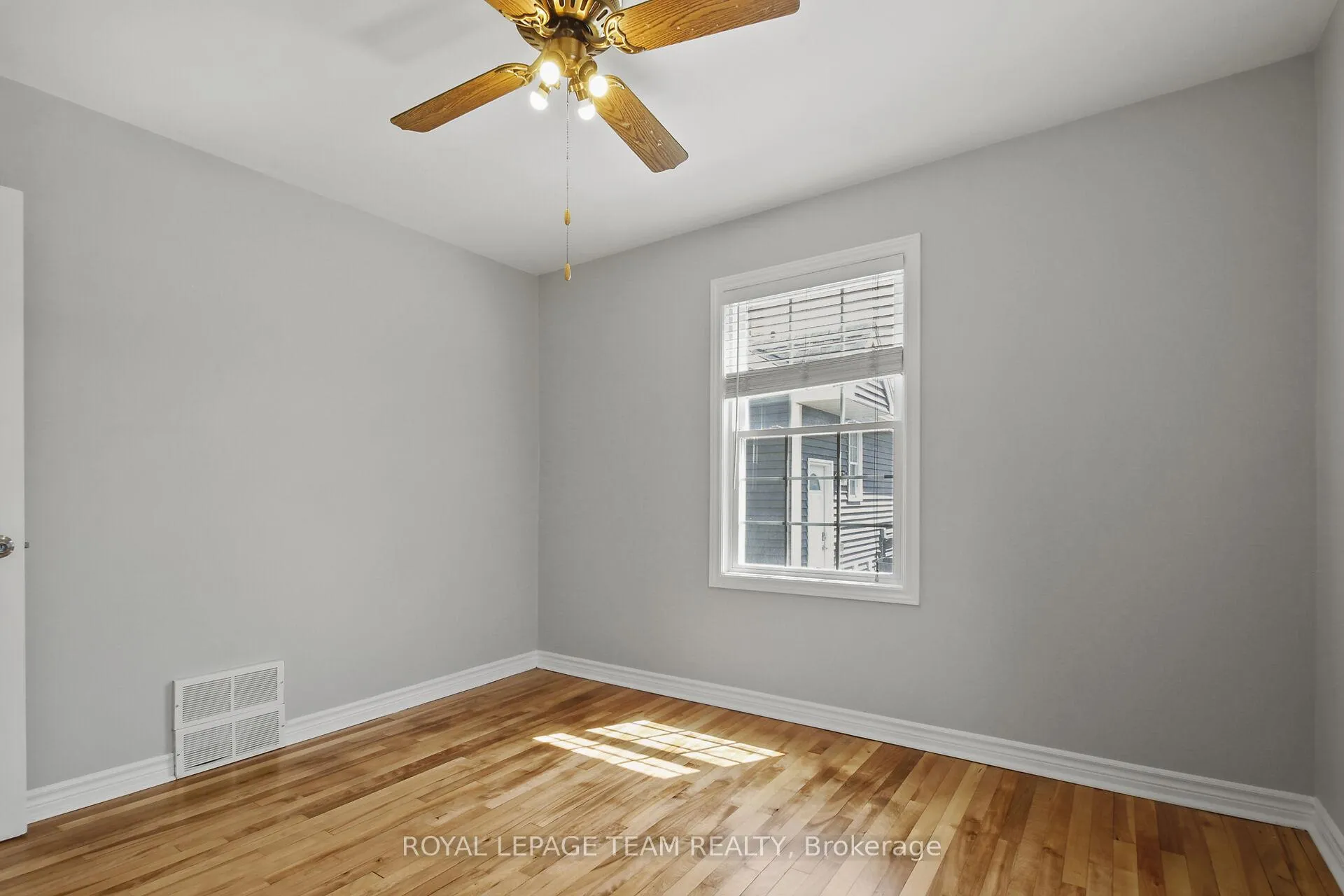 Photo 21 of 100 Harrold Place, Ottawa, Carlington — HOMEH