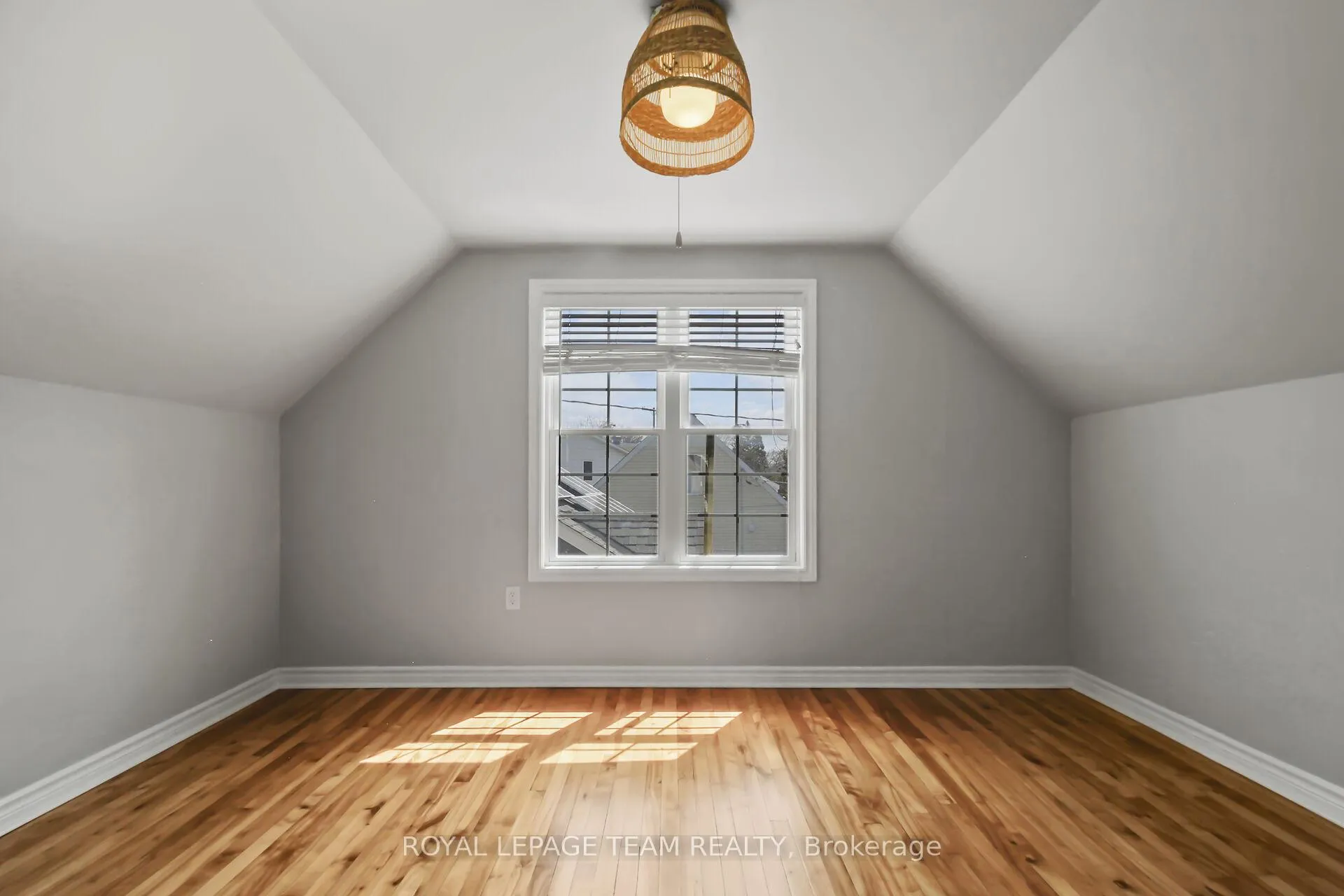 Photo 25 of 100 Harrold Place, Ottawa, Carlington — HOMEH