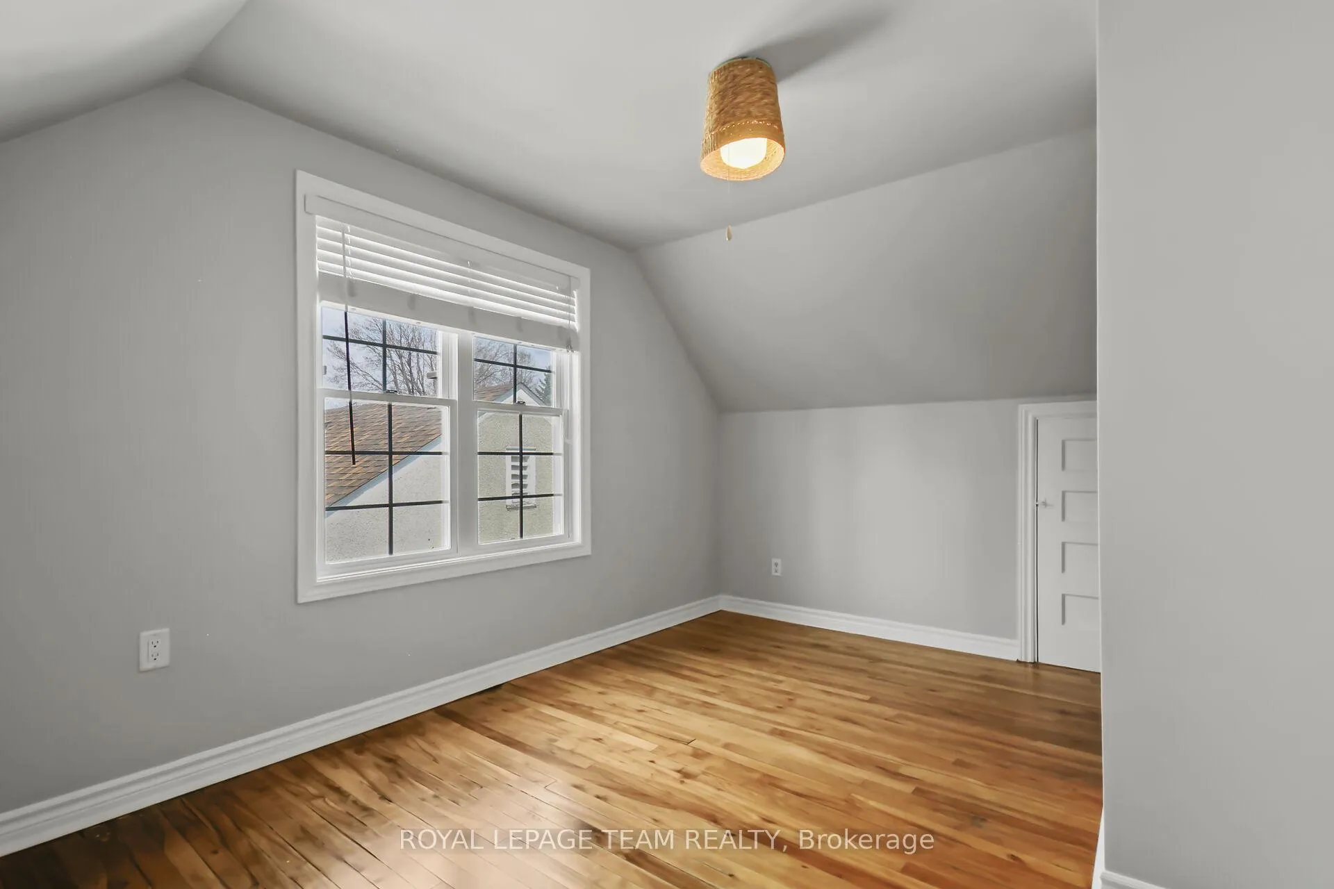 Photo 29 of 100 Harrold Place, Ottawa, Carlington — HOMEH