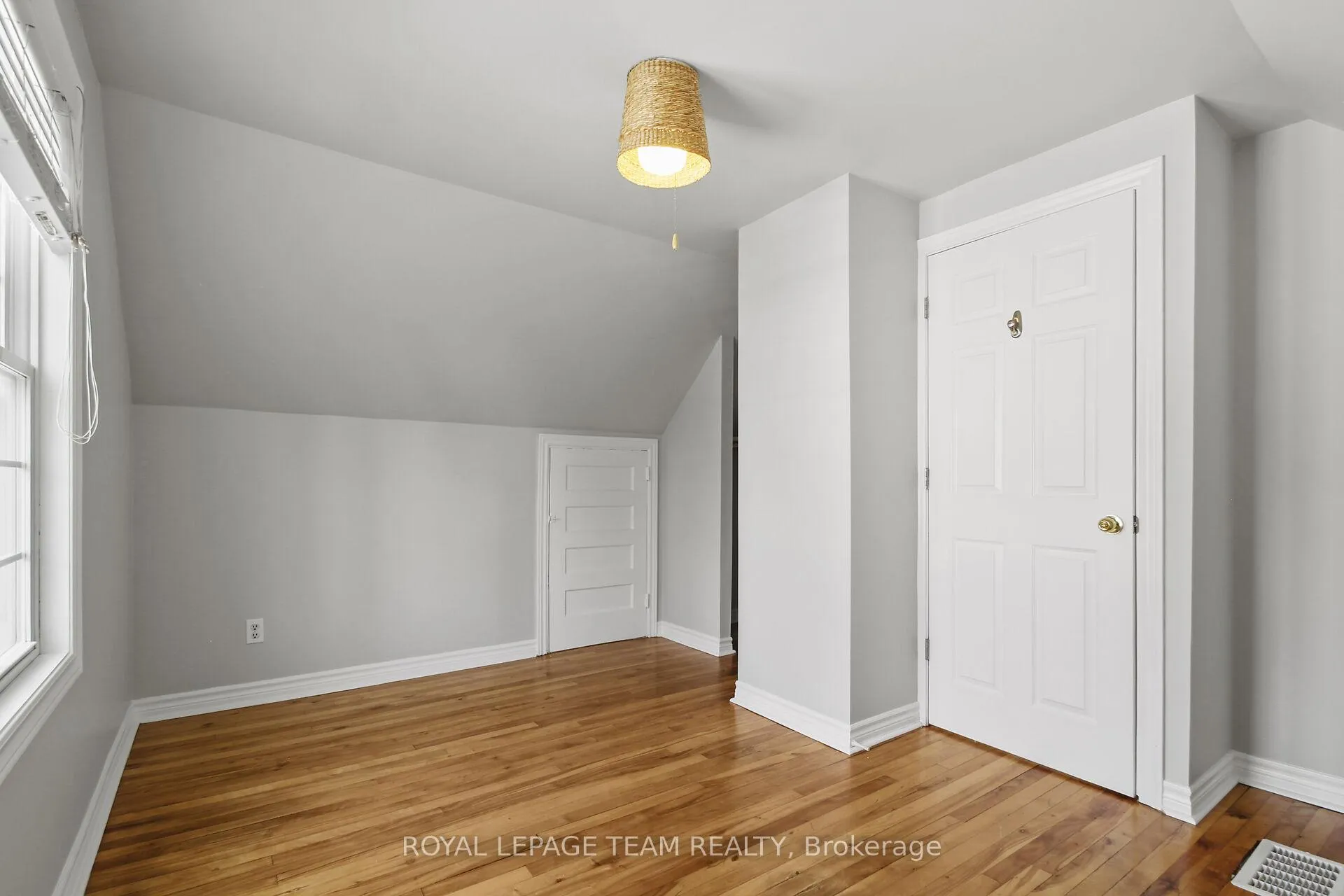 Photo 31 of 100 Harrold Place, Ottawa, Carlington — HOMEH