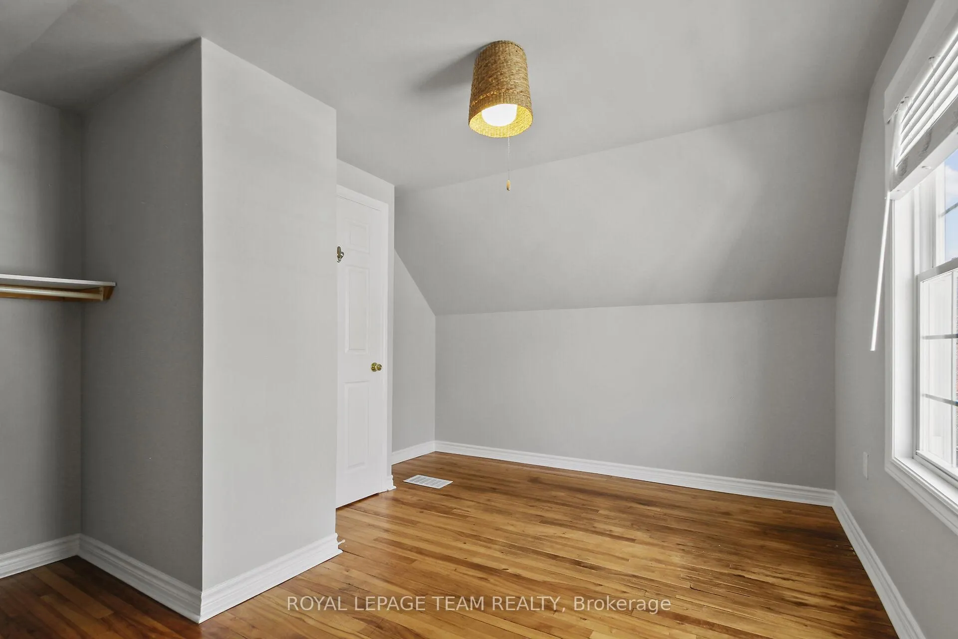 Photo 33 of 100 Harrold Place, Ottawa, Carlington — HOMEH