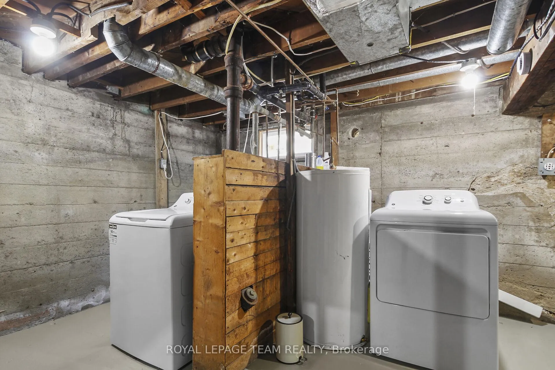Photo 36 of 100 Harrold Place, Ottawa, Carlington — HOMEH