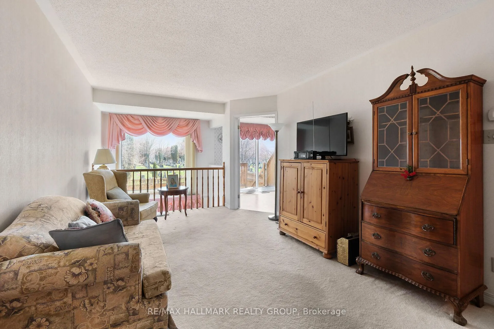 Photo 6 of 175 Dunbarton Court, Ottawa, Cardinal Glen — HOMEH