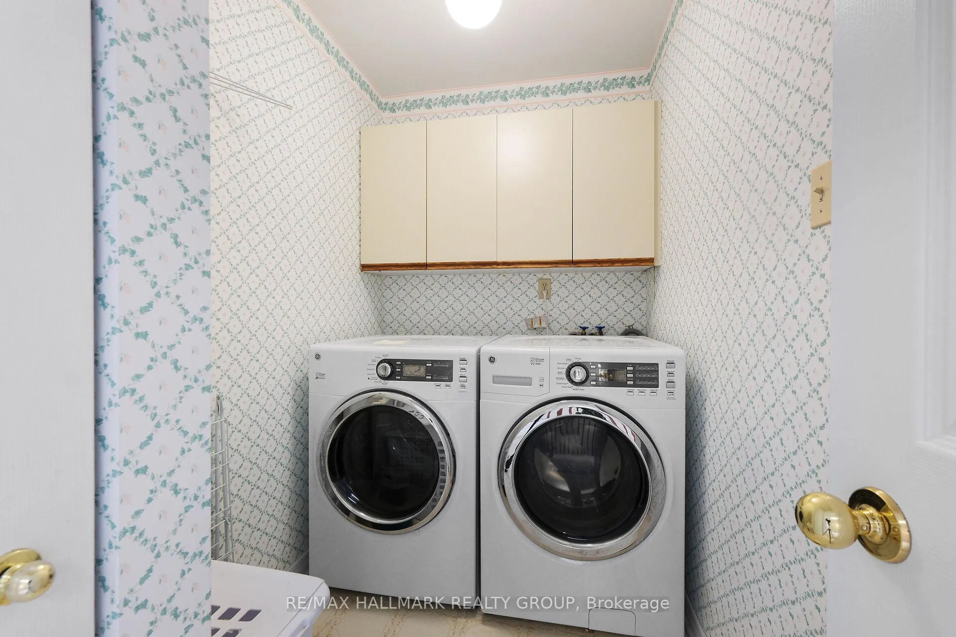 Photo 34 of 175 Dunbarton Court, Ottawa, Cardinal Glen — HOMEH
