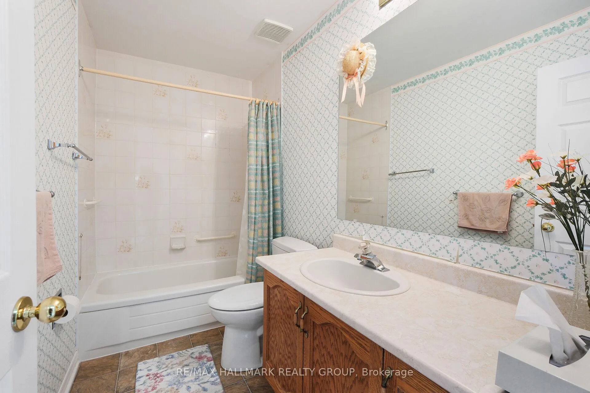Photo 35 of 175 Dunbarton Court, Ottawa, Cardinal Glen — HOMEH