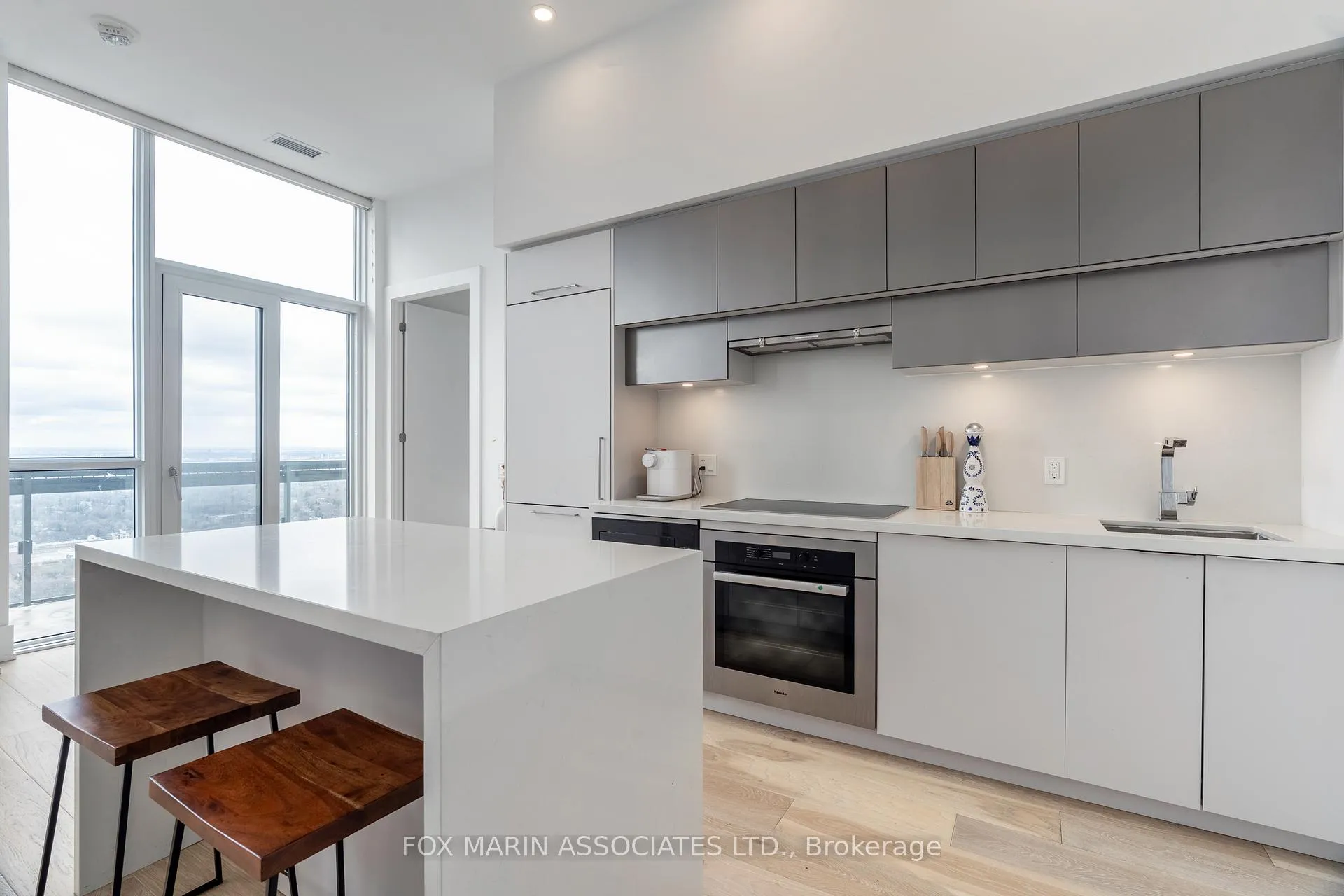 Photo 1 of Unit 4604, 39 Roehampton Avenue, Toronto, Mount Pleasant West — HOMEH