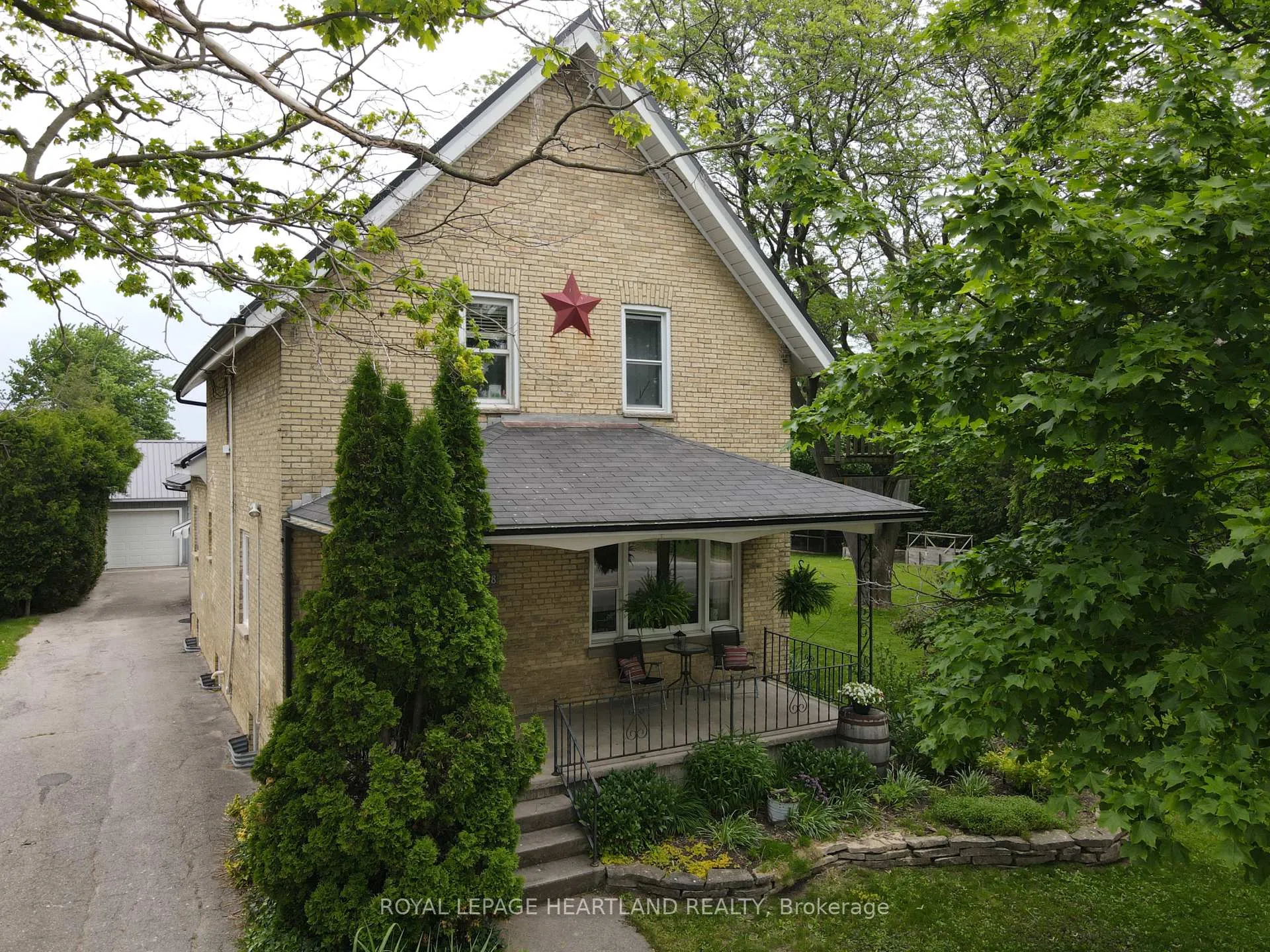 Front of 78 Victoria Avenue E