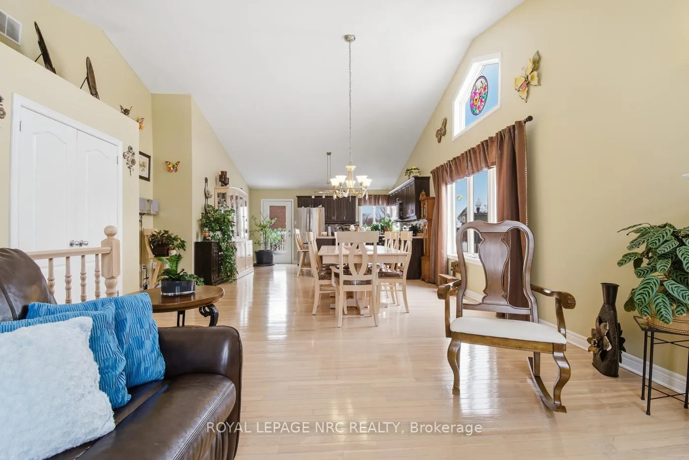 Photo 11 of 225 Colbeck Drive, Welland, Coyle Creek — HOMEH