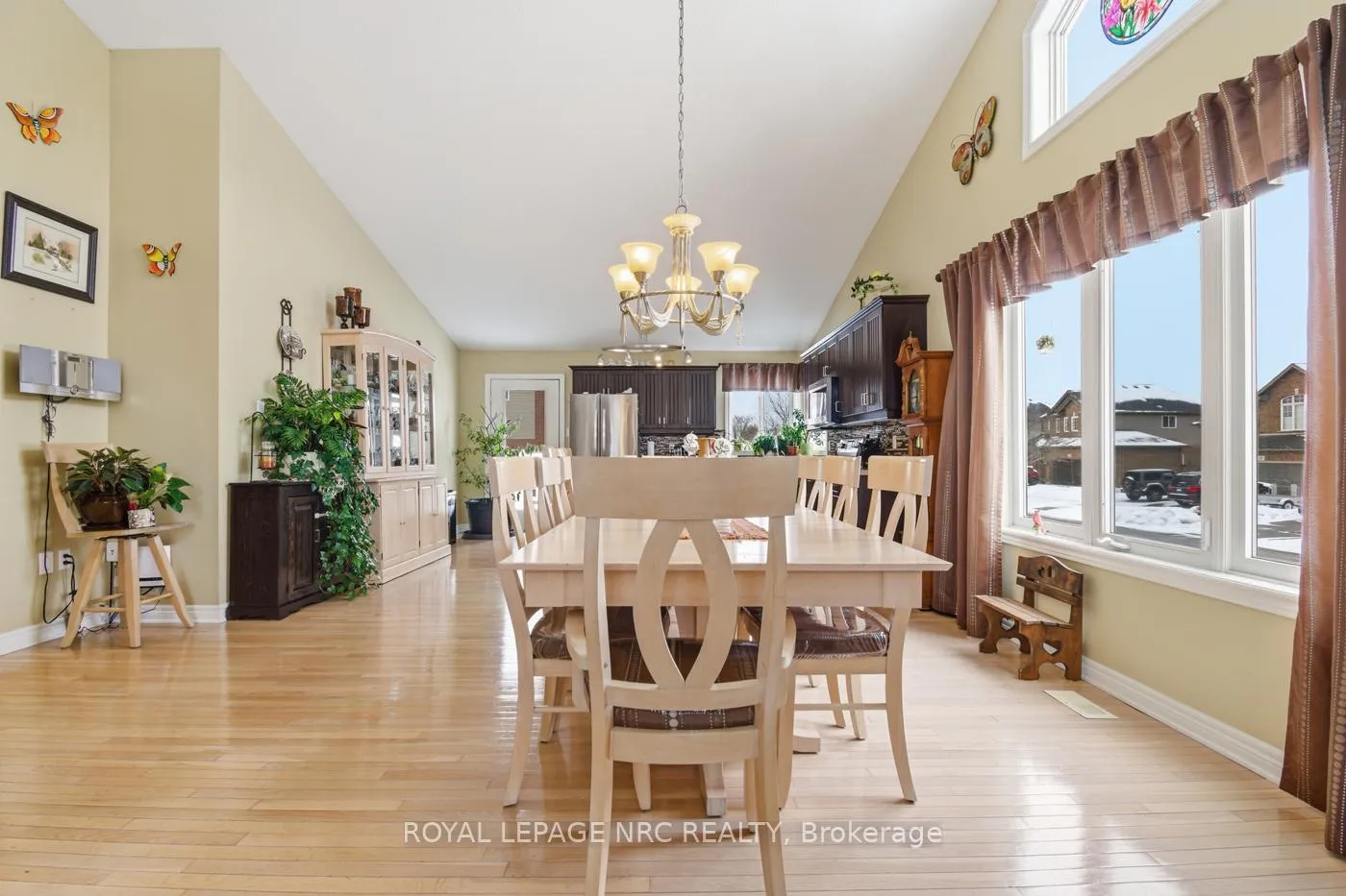 Photo 12 of 225 Colbeck Drive, Welland, Coyle Creek — HOMEH