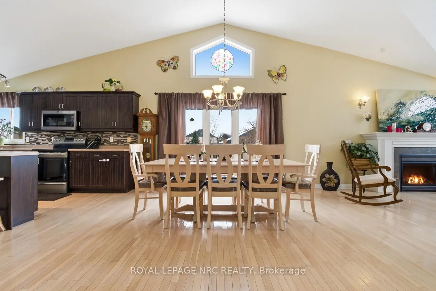 Photo 14 of 225 Colbeck Drive, Welland, Coyle Creek — HOMEH