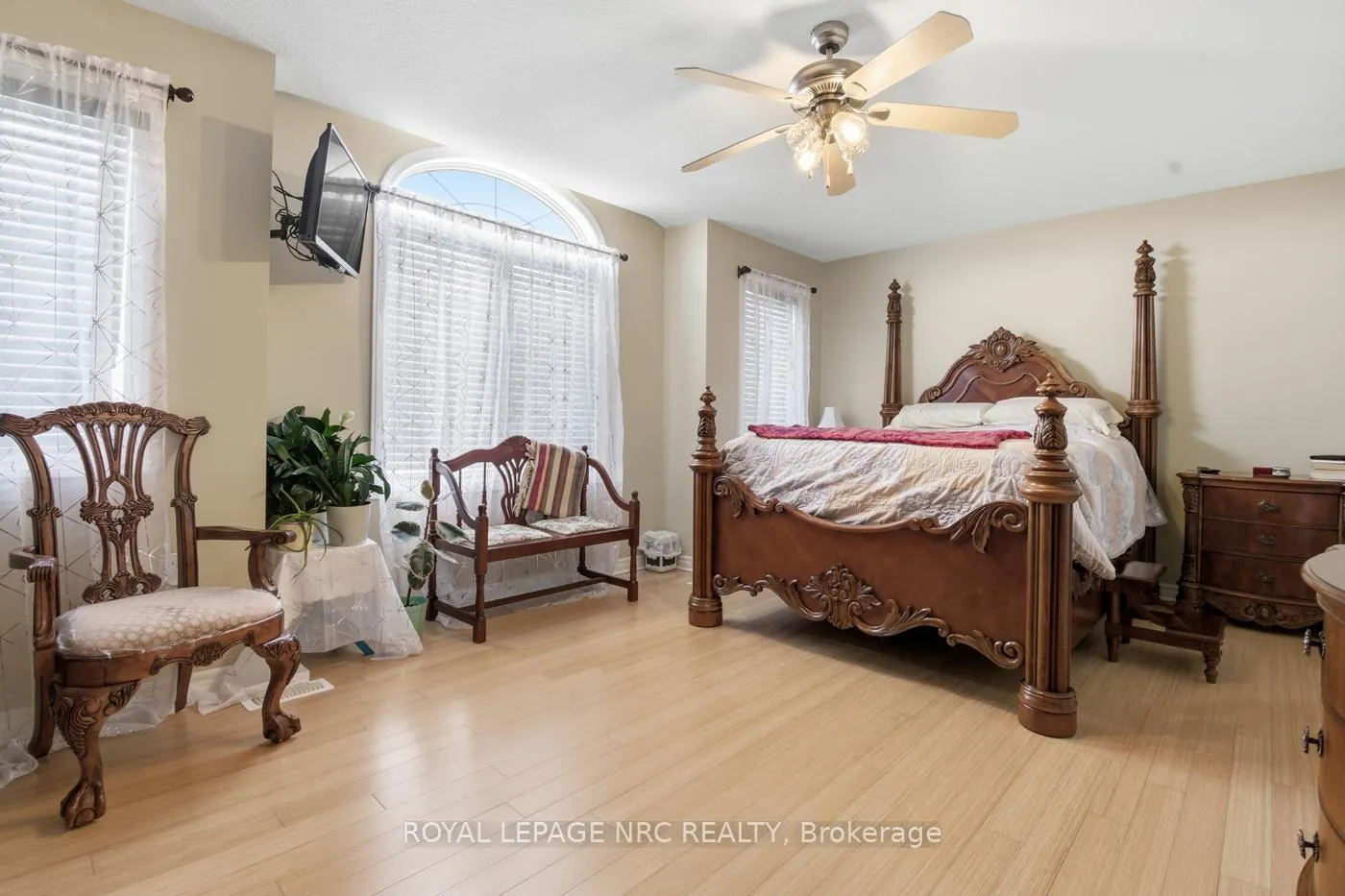 Photo 32 of 225 Colbeck Drive, Welland, Coyle Creek — HOMEH