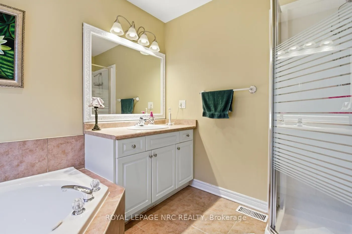 Photo 34 of 225 Colbeck Drive, Welland, Coyle Creek — HOMEH