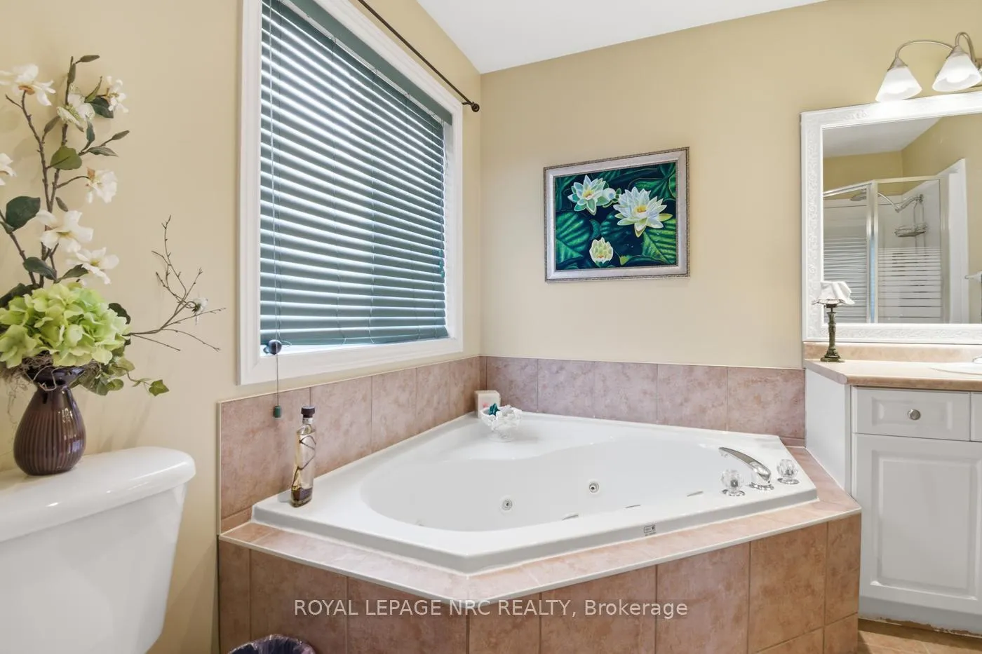Photo 35 of 225 Colbeck Drive, Welland, Coyle Creek — HOMEH