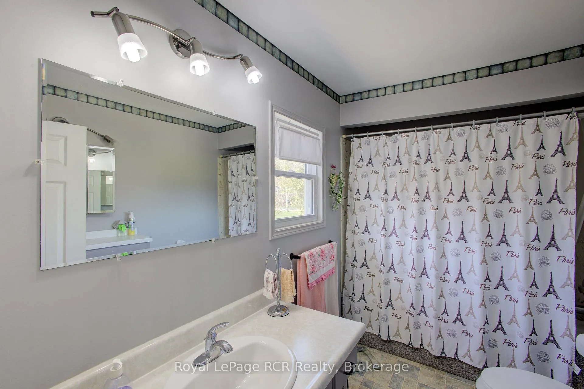 Photo 13 of 265 James Street, Minto — HOMEH
