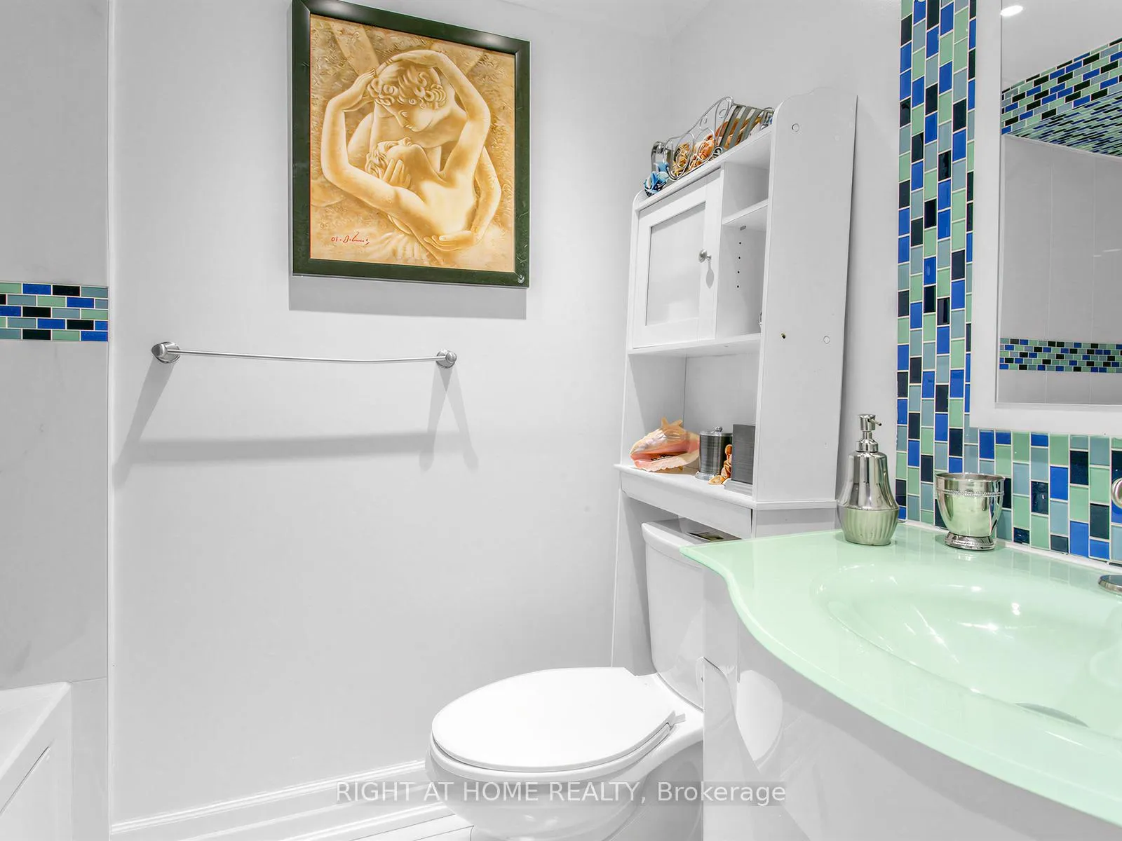 Photo 19 of 137 Beech Street, Brampton, Brampton North — HOMEH