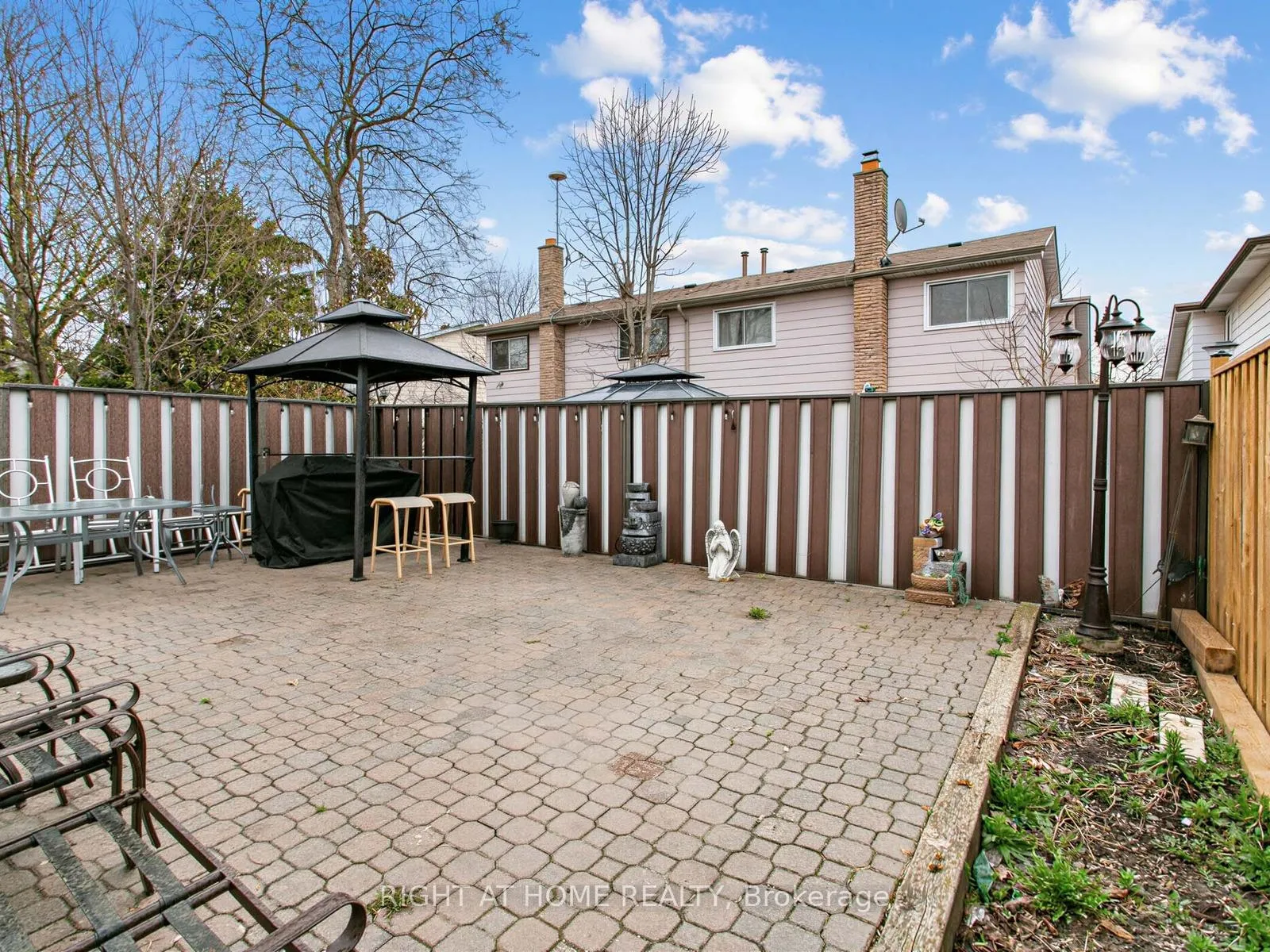 Photo 30 of 137 Beech Street, Brampton, Brampton North — HOMEH