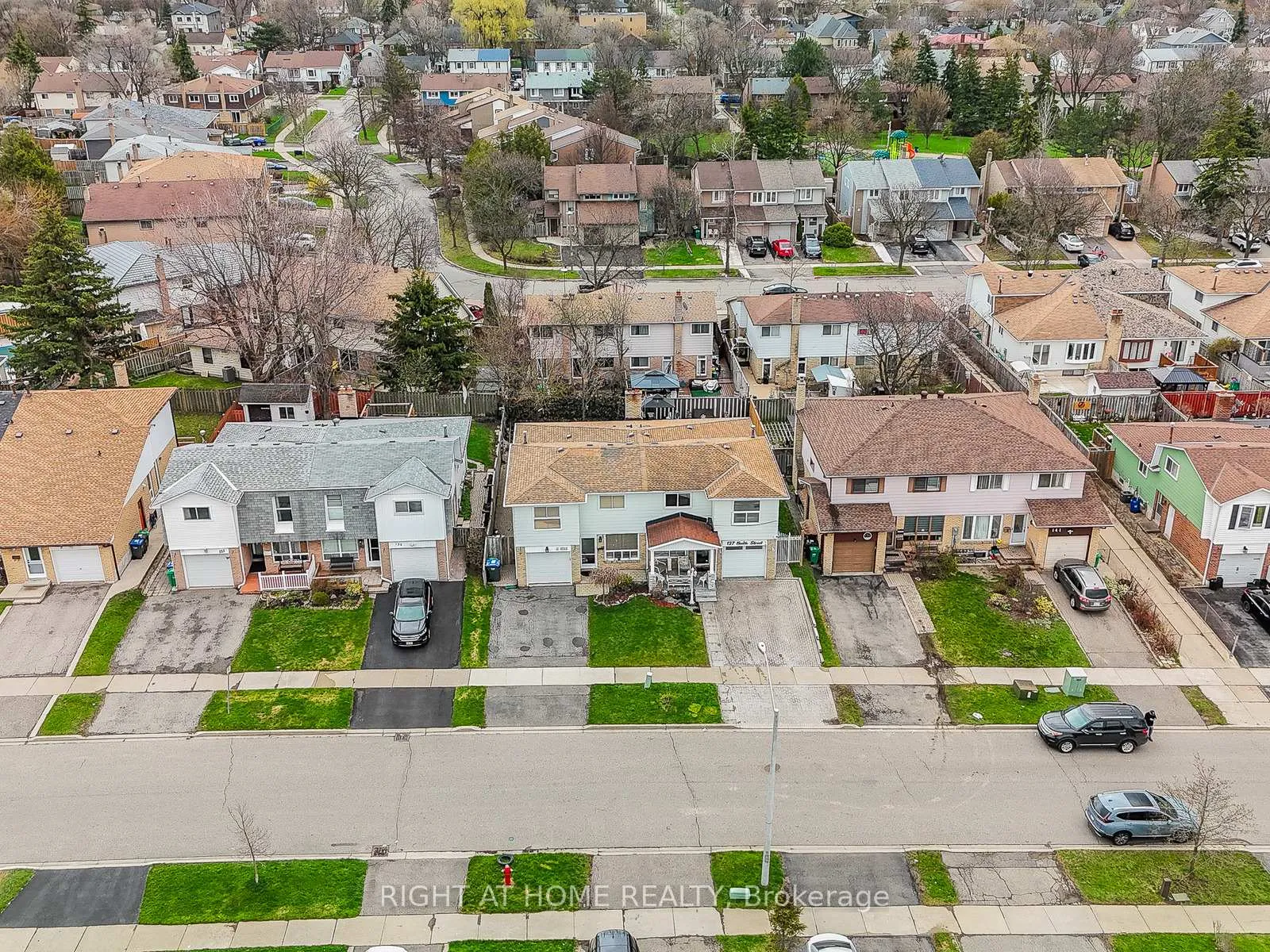 Photo 33 of 137 Beech Street, Brampton, Brampton North — HOMEH
