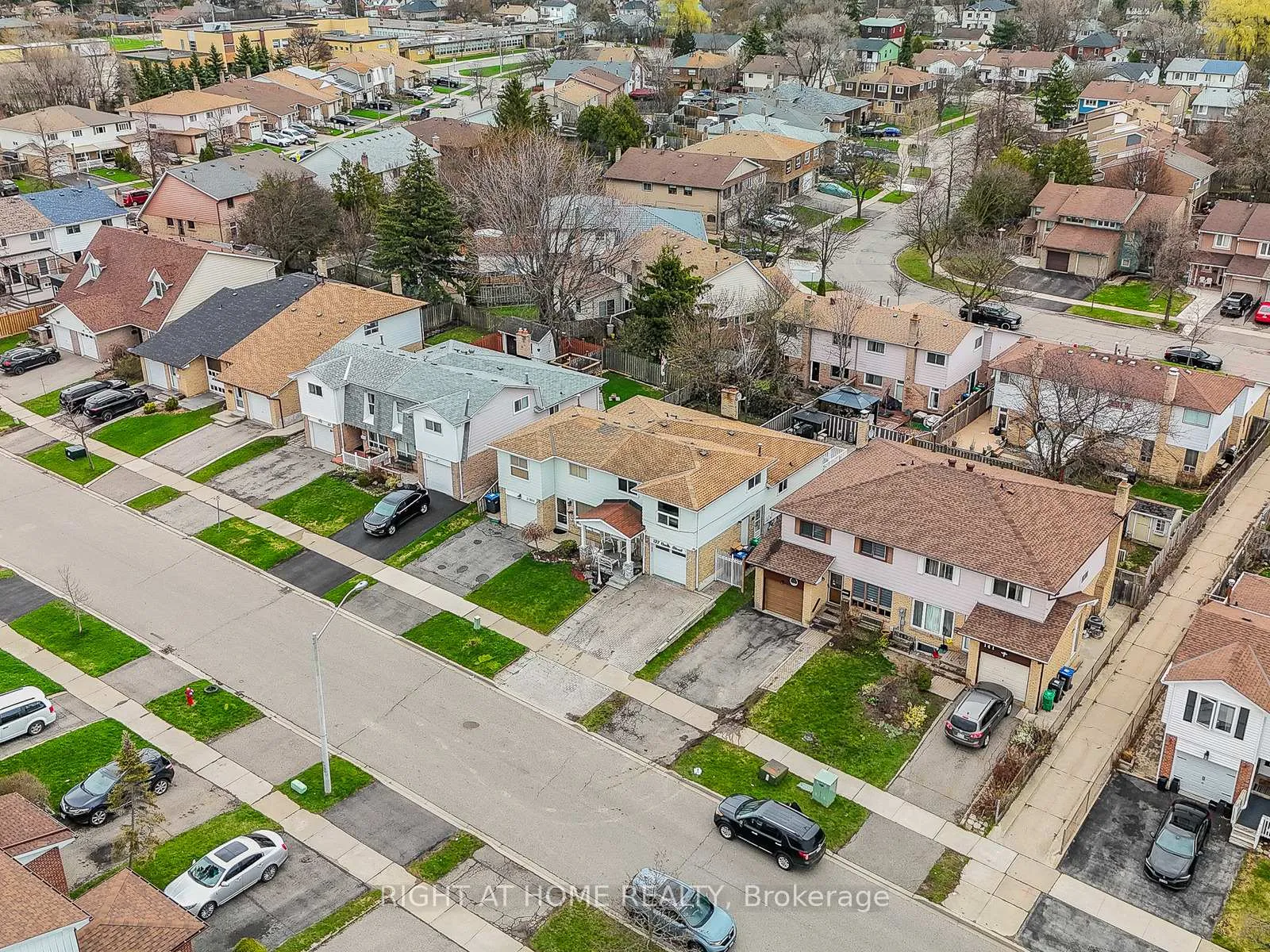 Photo 34 of 137 Beech Street, Brampton, Brampton North — HOMEH