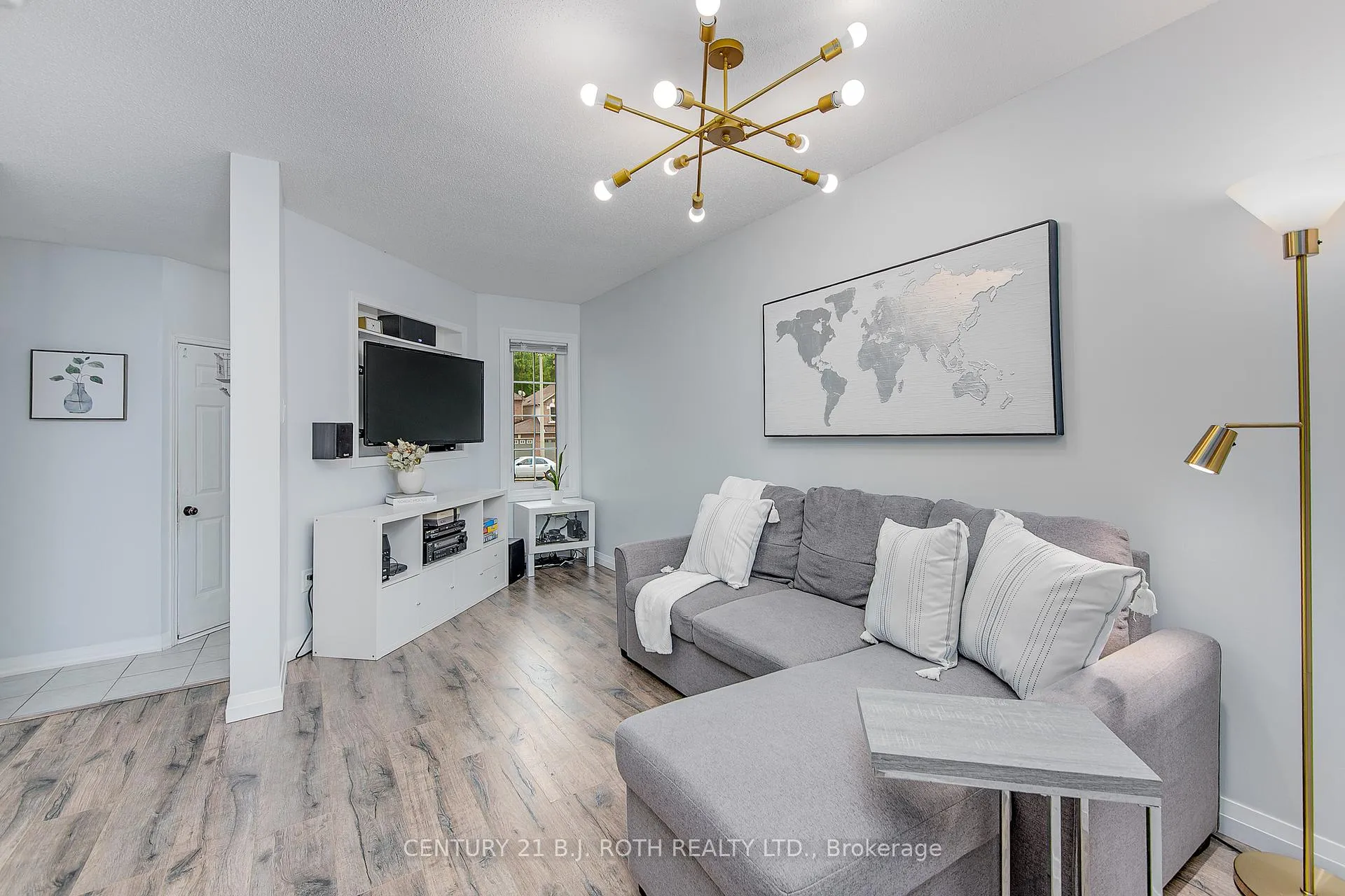 Photo 3 of 93 Hawthorne Crescent, Barrie, Ardagh — HOMEH