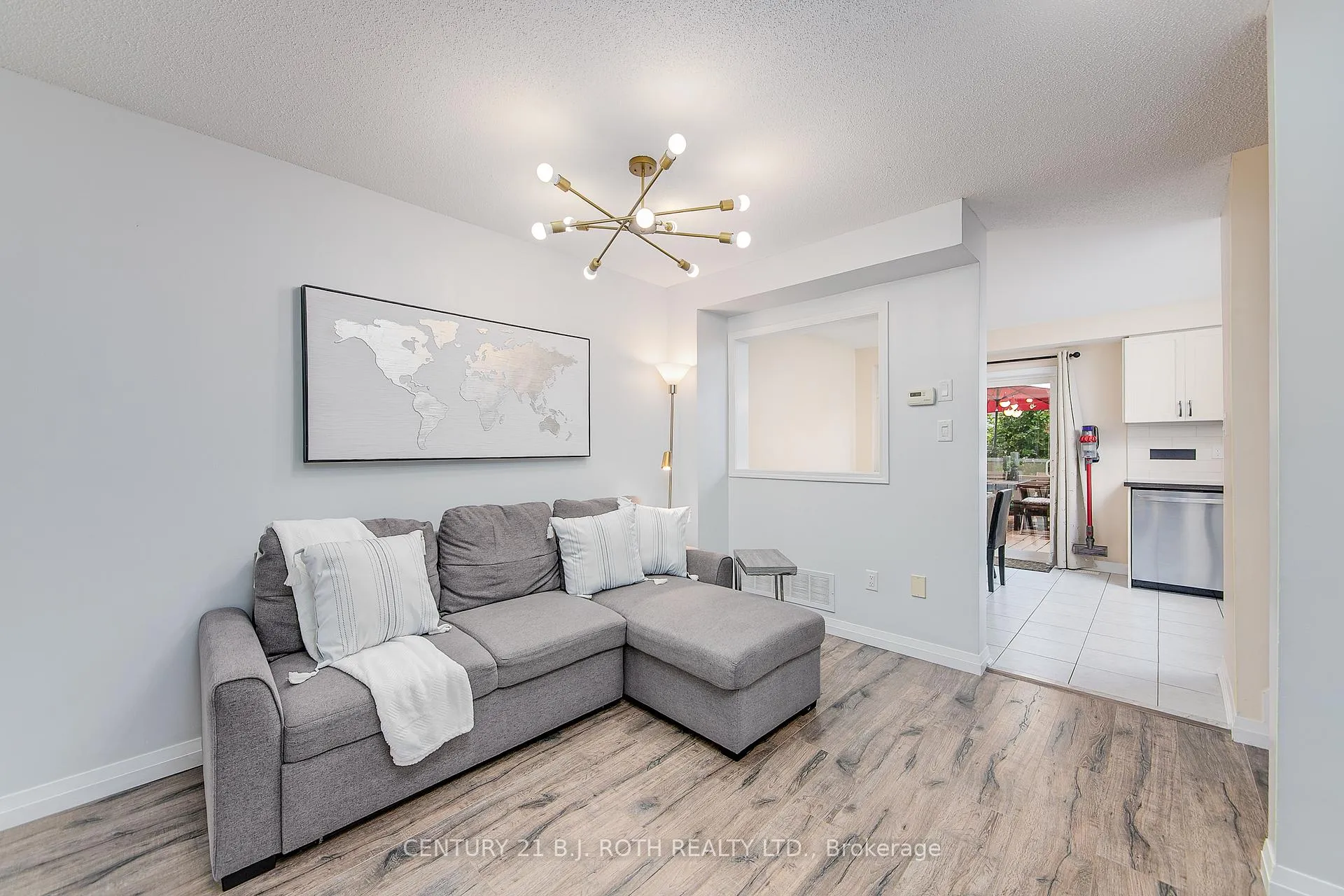 Photo 5 of 93 Hawthorne Crescent, Barrie, Ardagh — HOMEH