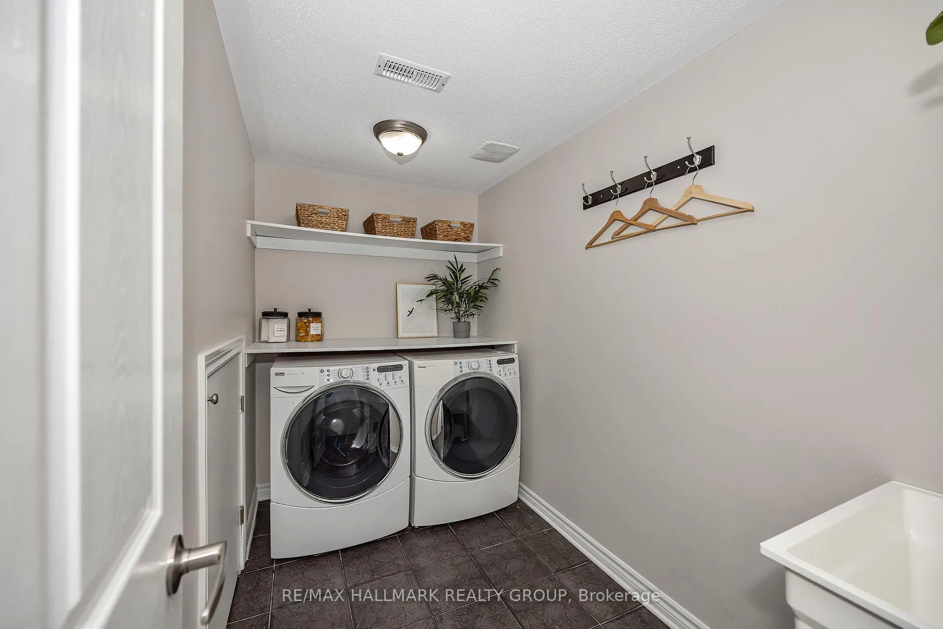 Photo 9 of 618 Martinique Lane, Ottawa, Stittsville (North) — HOMEH