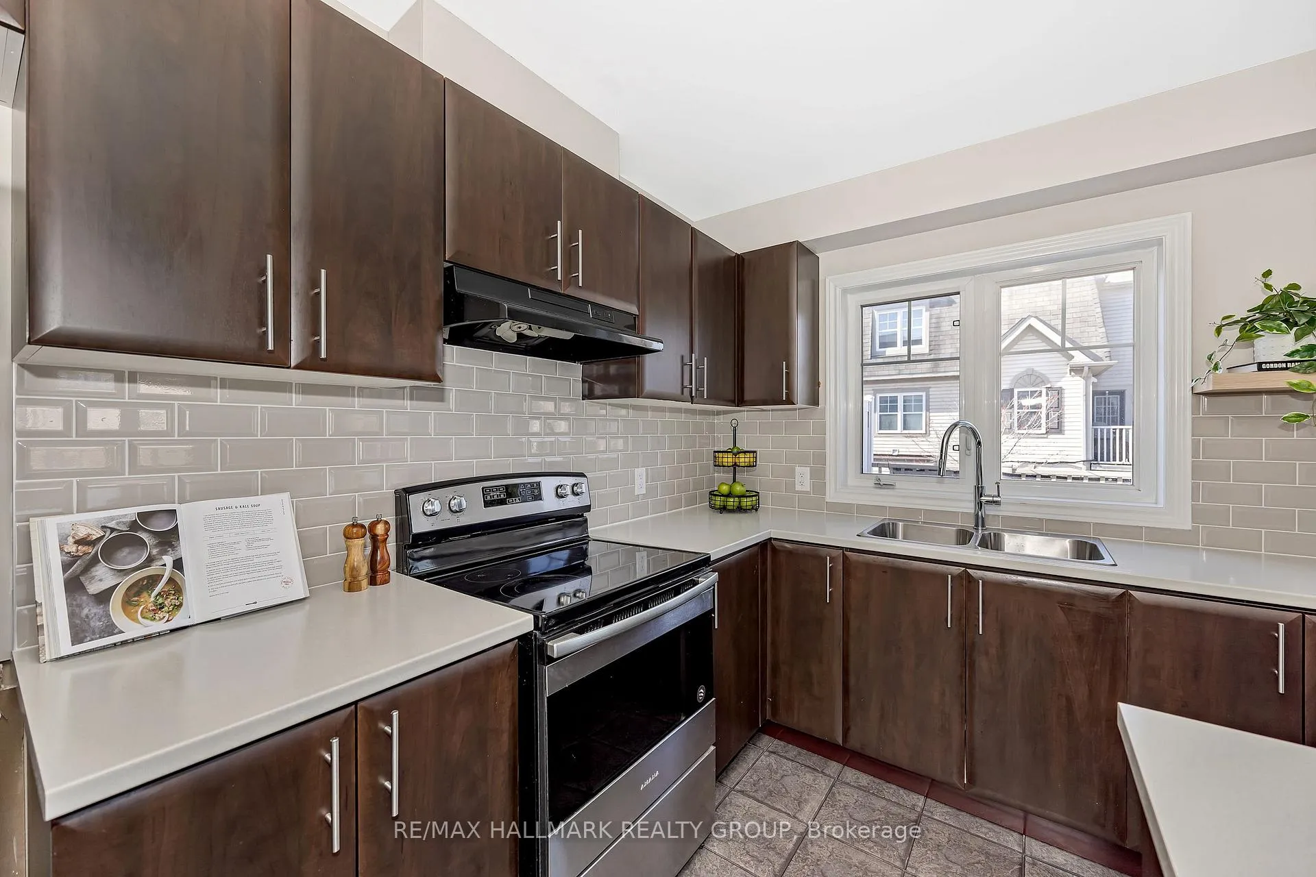 Photo 18 of 618 Martinique Lane, Ottawa, Stittsville (North) — HOMEH