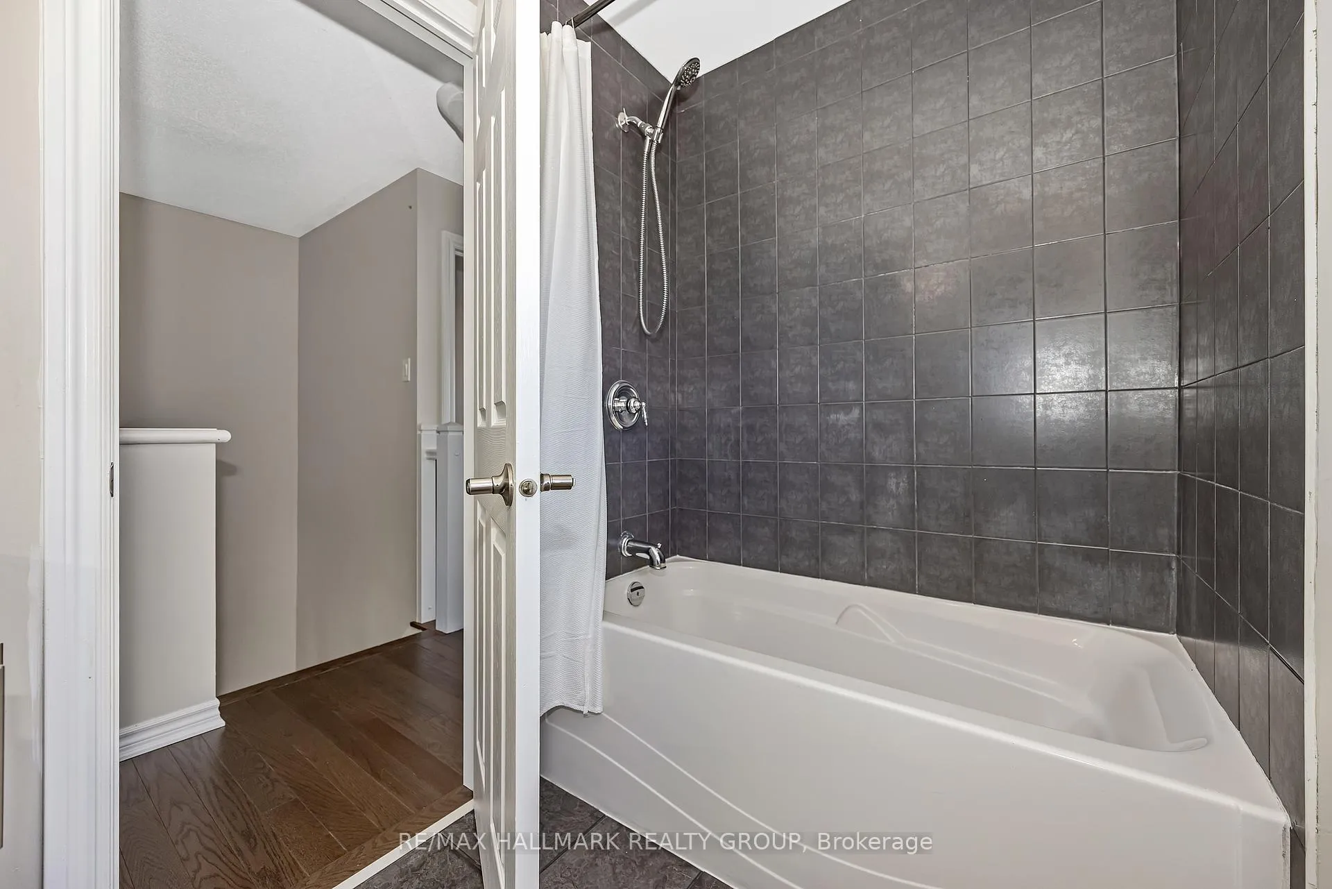 Photo 34 of 618 Martinique Lane, Ottawa, Stittsville (North) — HOMEH