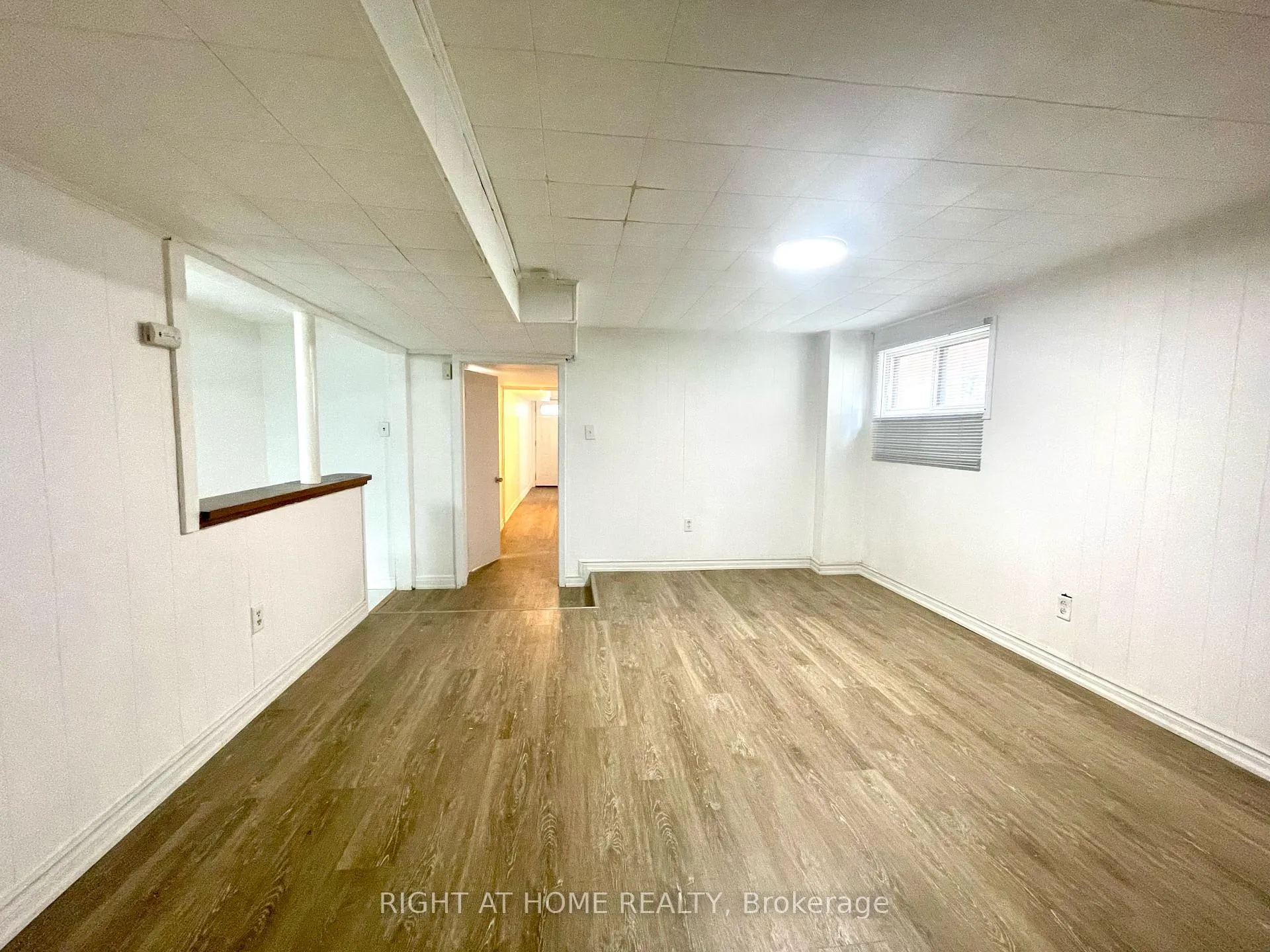 Photo 4 of Unit Bsmt, 3264 Fieldgate Drive, Mississauga, Applewood — HOMEH
