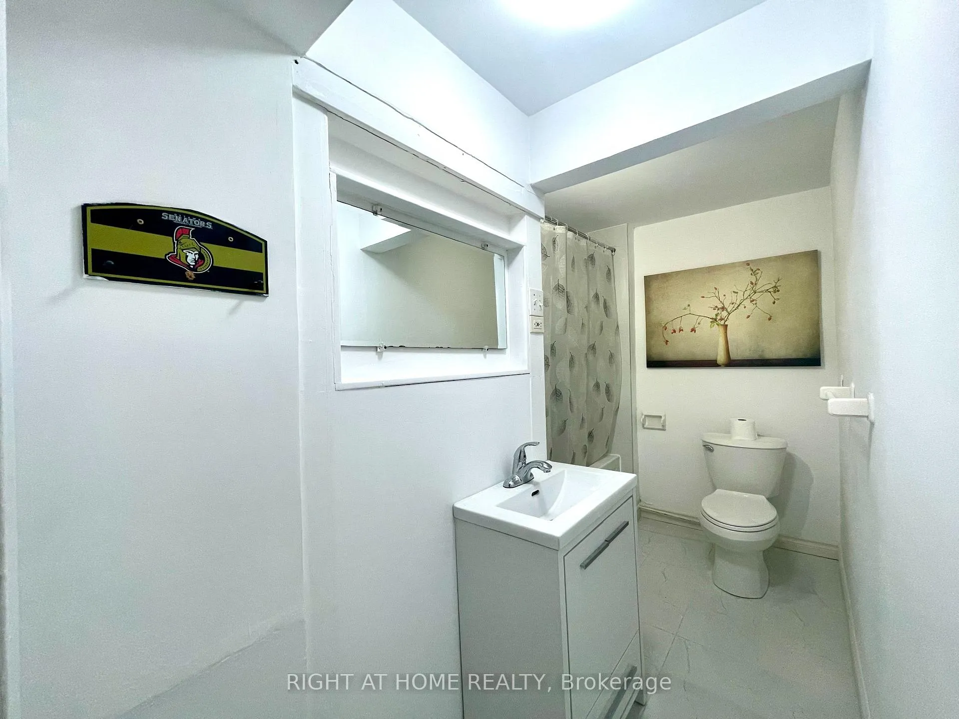 Photo 8 of Unit Bsmt, 3264 Fieldgate Drive, Mississauga, Applewood — HOMEH
