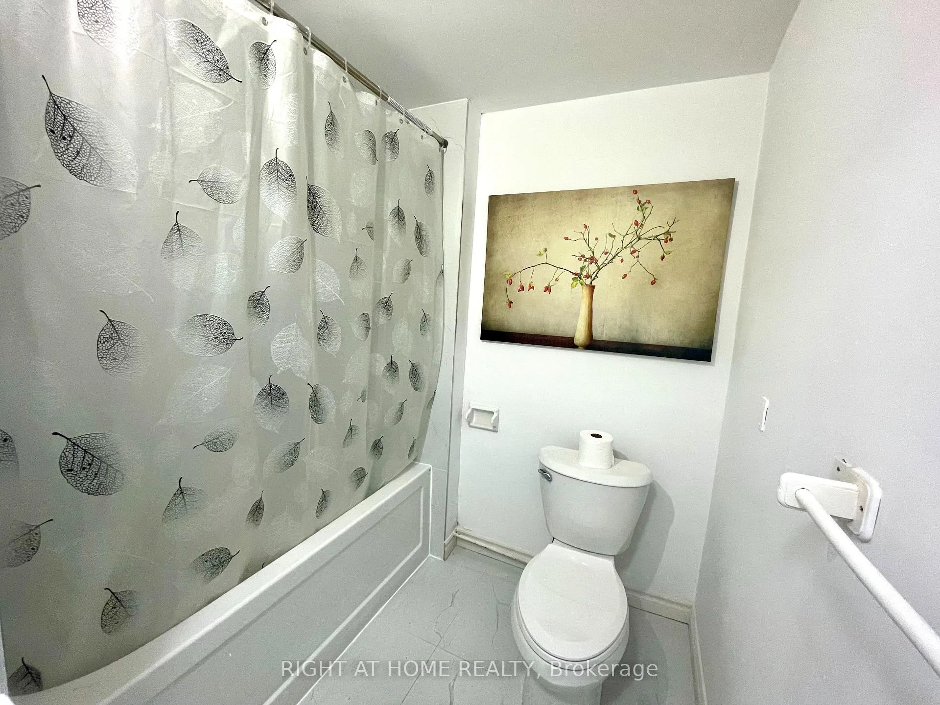 Photo 9 of Unit Bsmt, 3264 Fieldgate Drive, Mississauga, Applewood — HOMEH