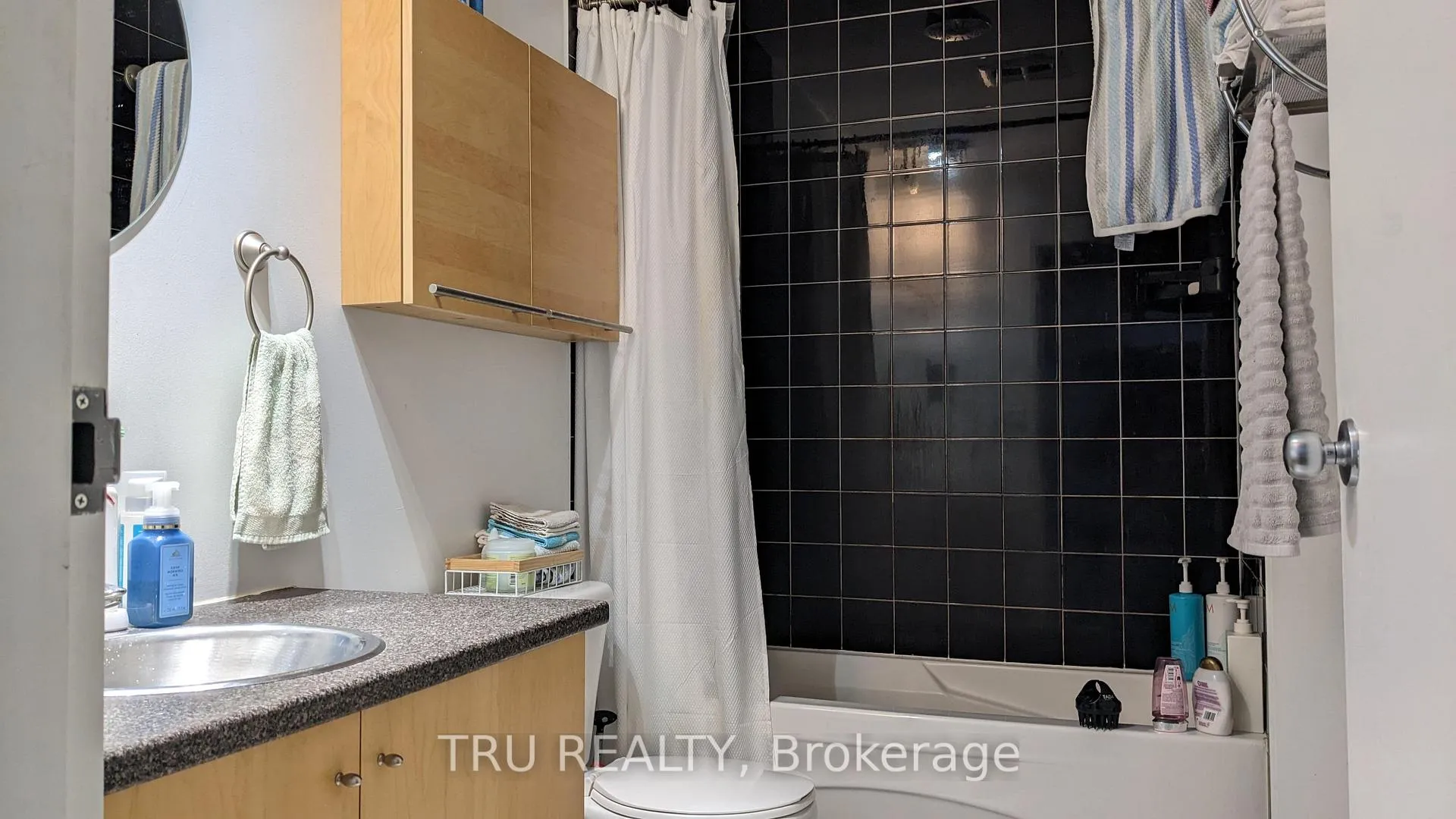 Photo 13 of Unit 1003, 180 York Street, Ottawa, Lower Town/Byward Market — HOMEH