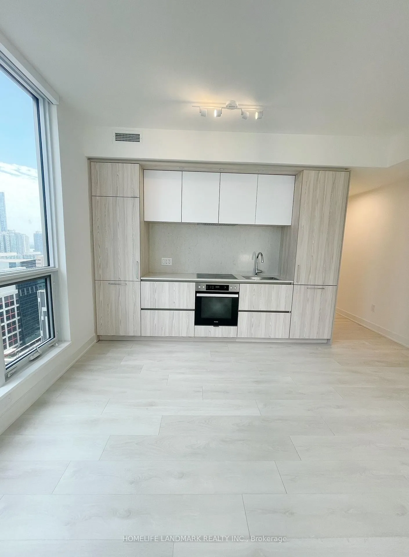 Photo 3 of Unit 2214, 35 Mercer Street, Toronto, Waterfront Communities — HOMEH