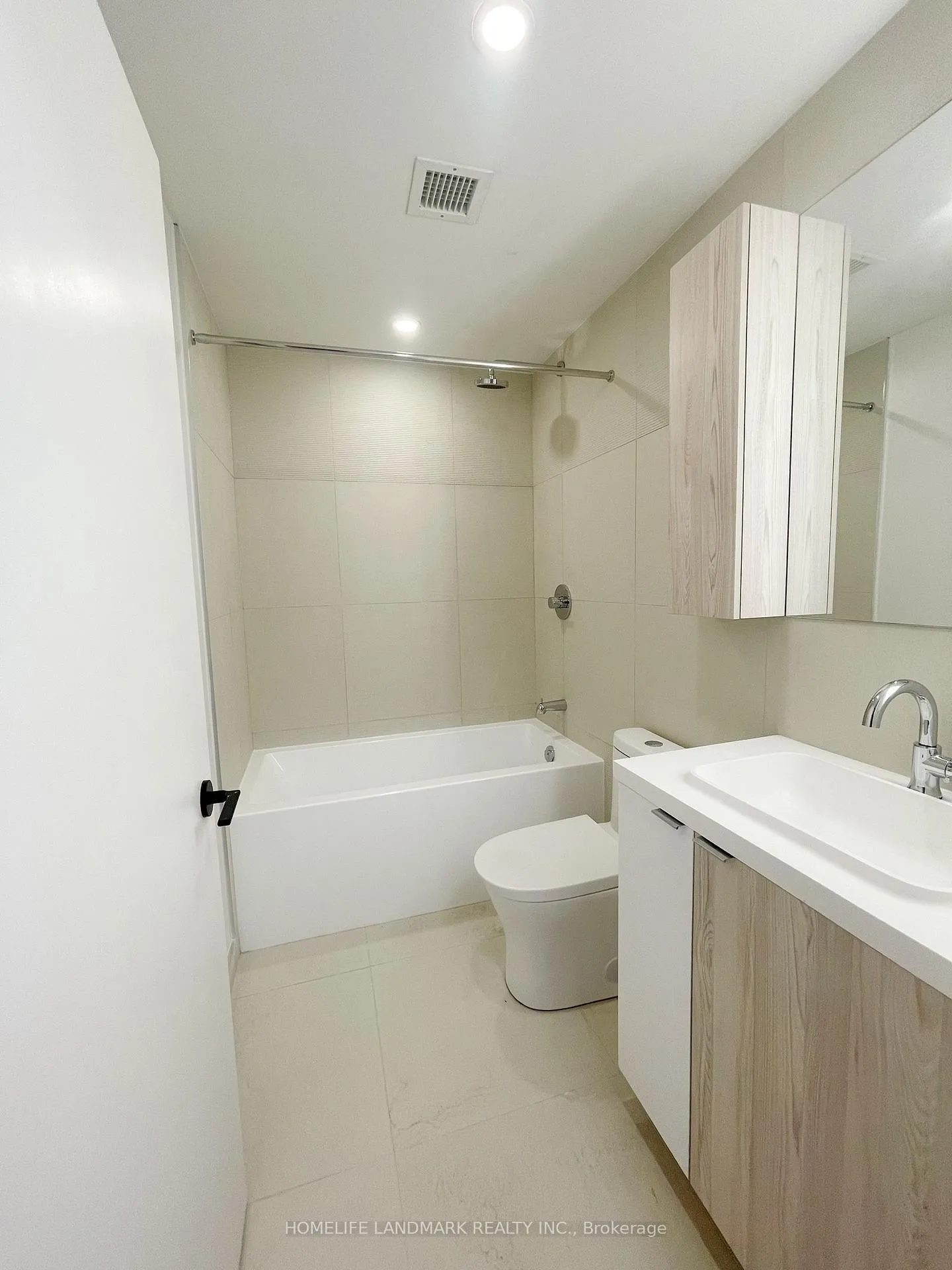 Photo 5 of Unit 2214, 35 Mercer Street, Toronto, Waterfront Communities — HOMEH