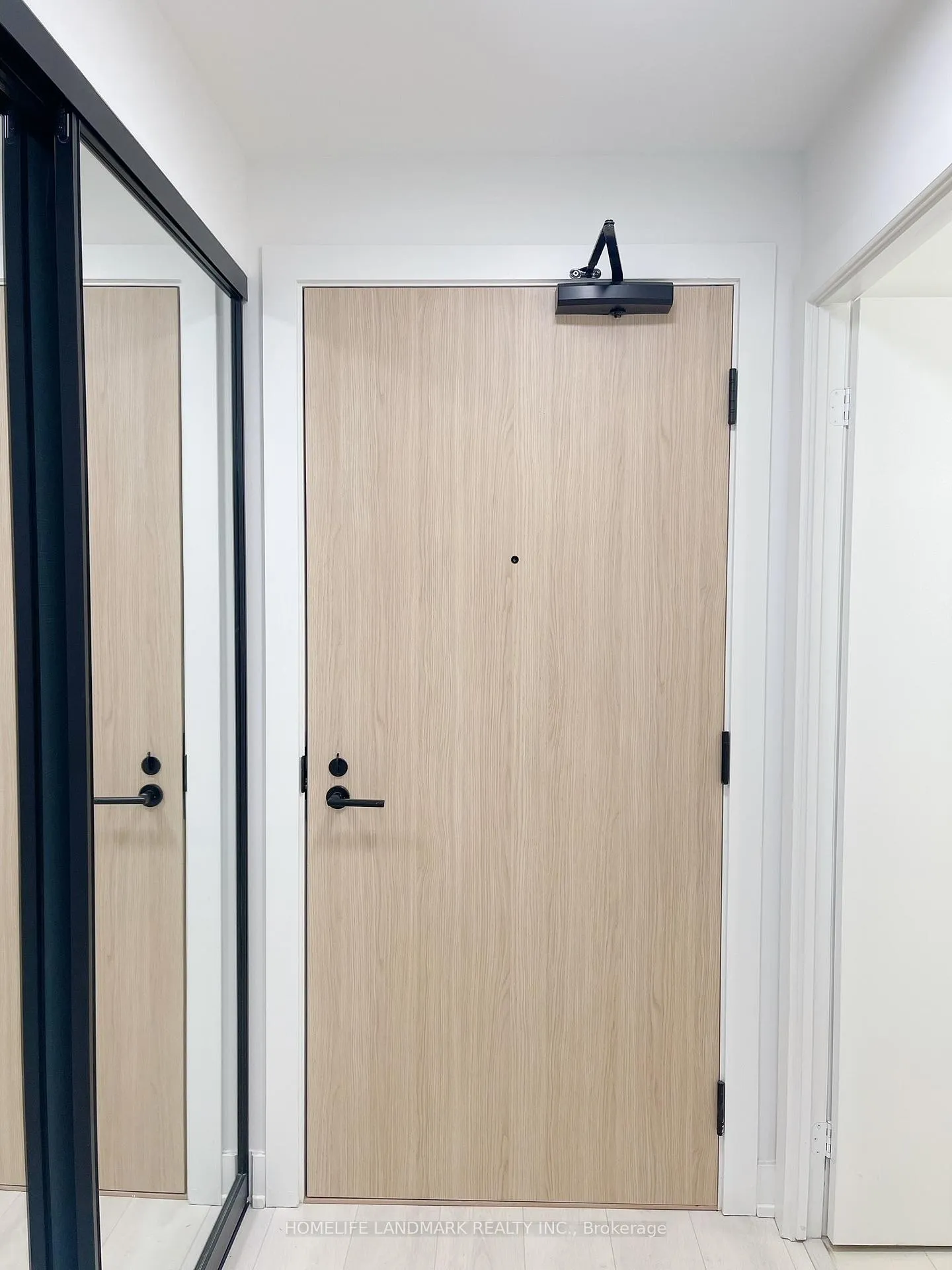 Photo 9 of Unit 2214, 35 Mercer Street, Toronto, Waterfront Communities — HOMEH