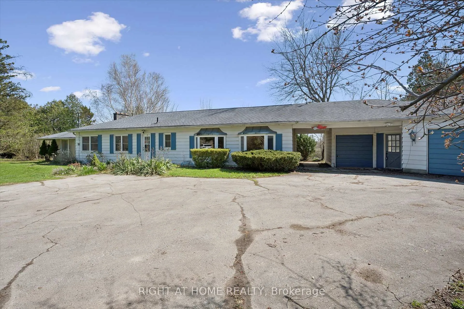 Photo 3 of 5156 Appleby Line, Burlington, Rural Burlington — HOMEH