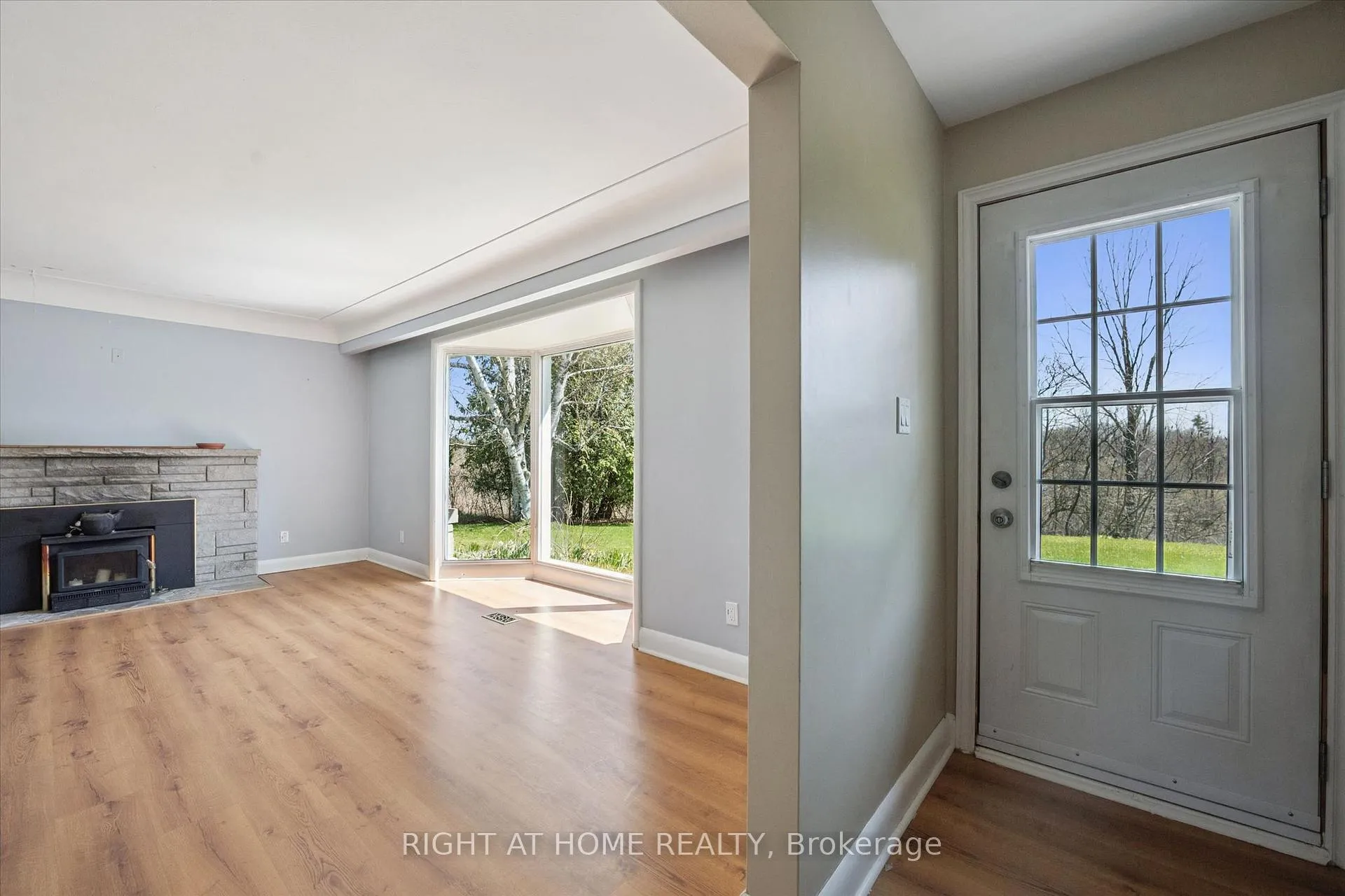Photo 4 of 5156 Appleby Line, Burlington, Rural Burlington — HOMEH