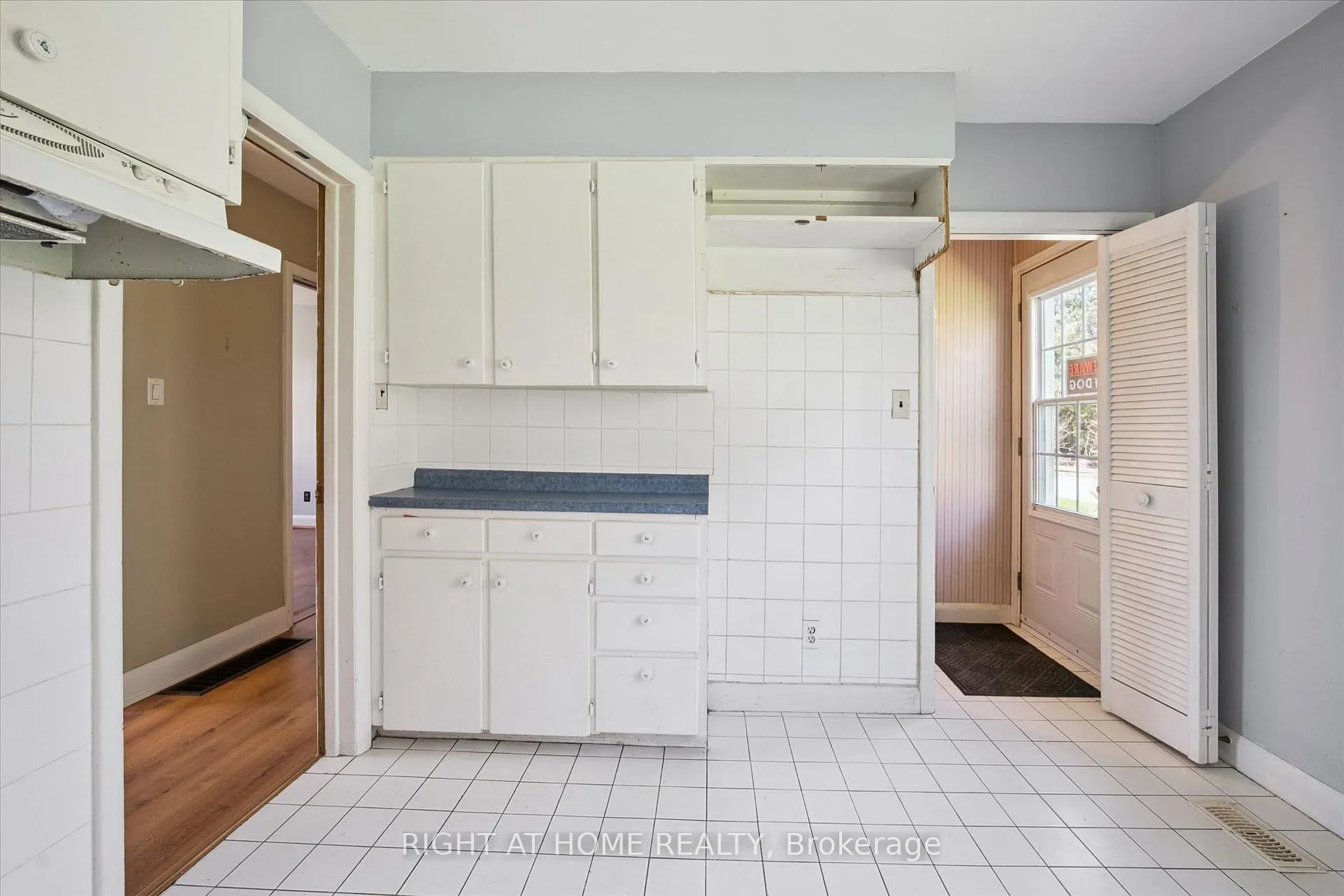 Photo 12 of 5156 Appleby Line, Burlington, Rural Burlington — HOMEH